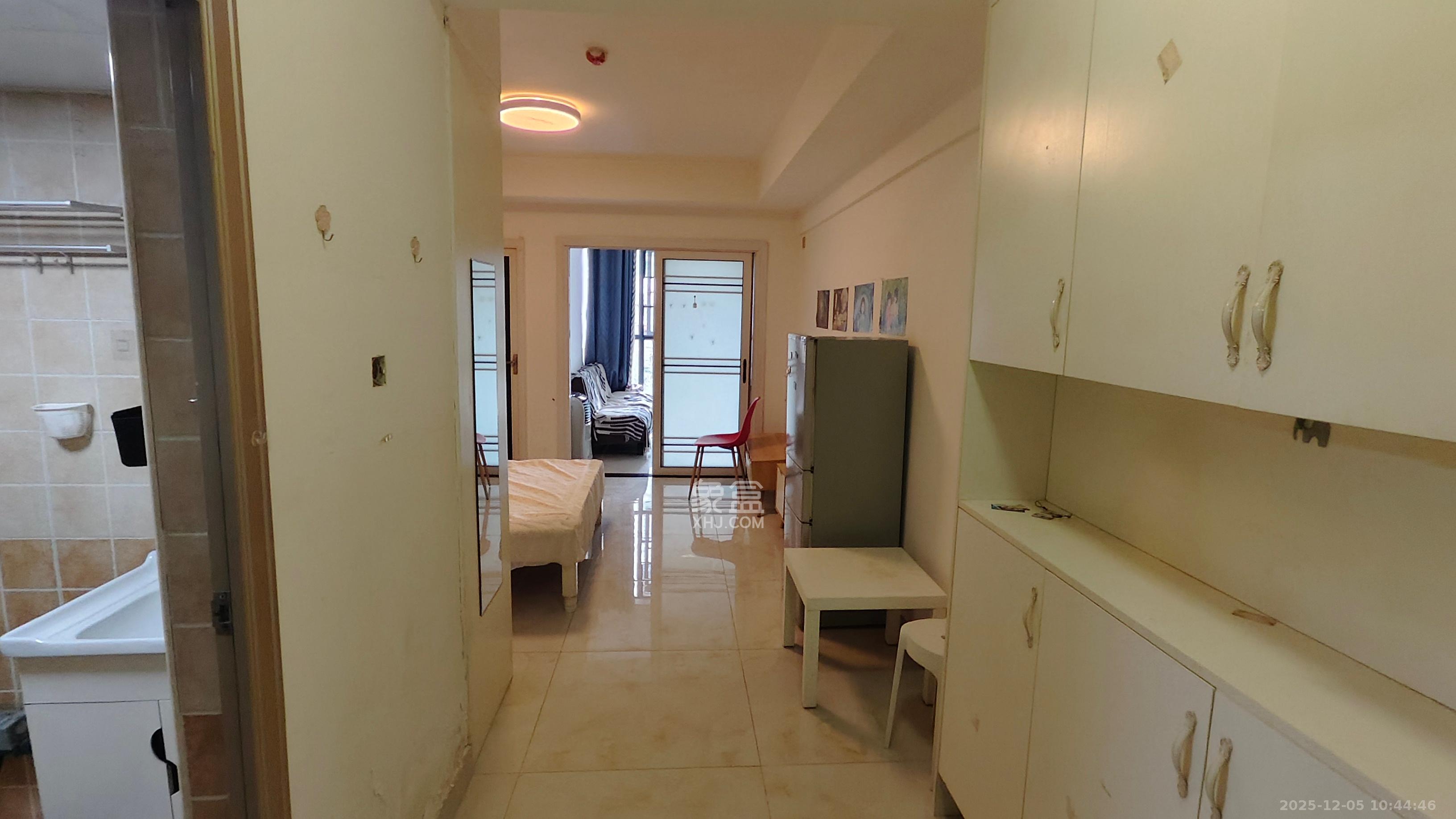 望兴景园二期（望兴西西里）  1室1厅1卫    1600.0元/月室内图