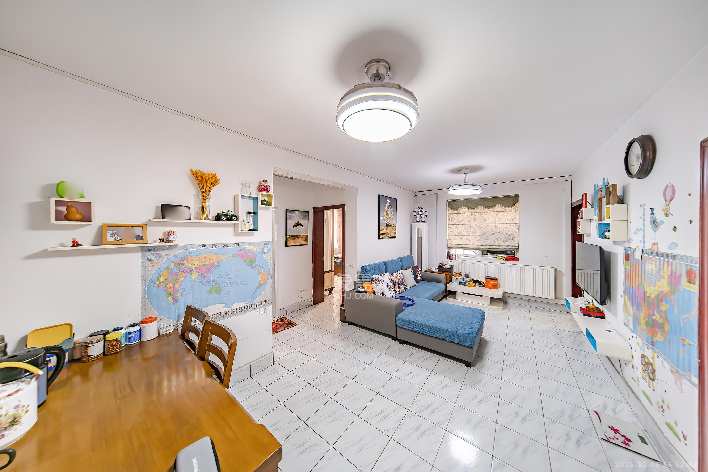 省民族委员会宿舍  4室2厅1卫    80.0万客厅