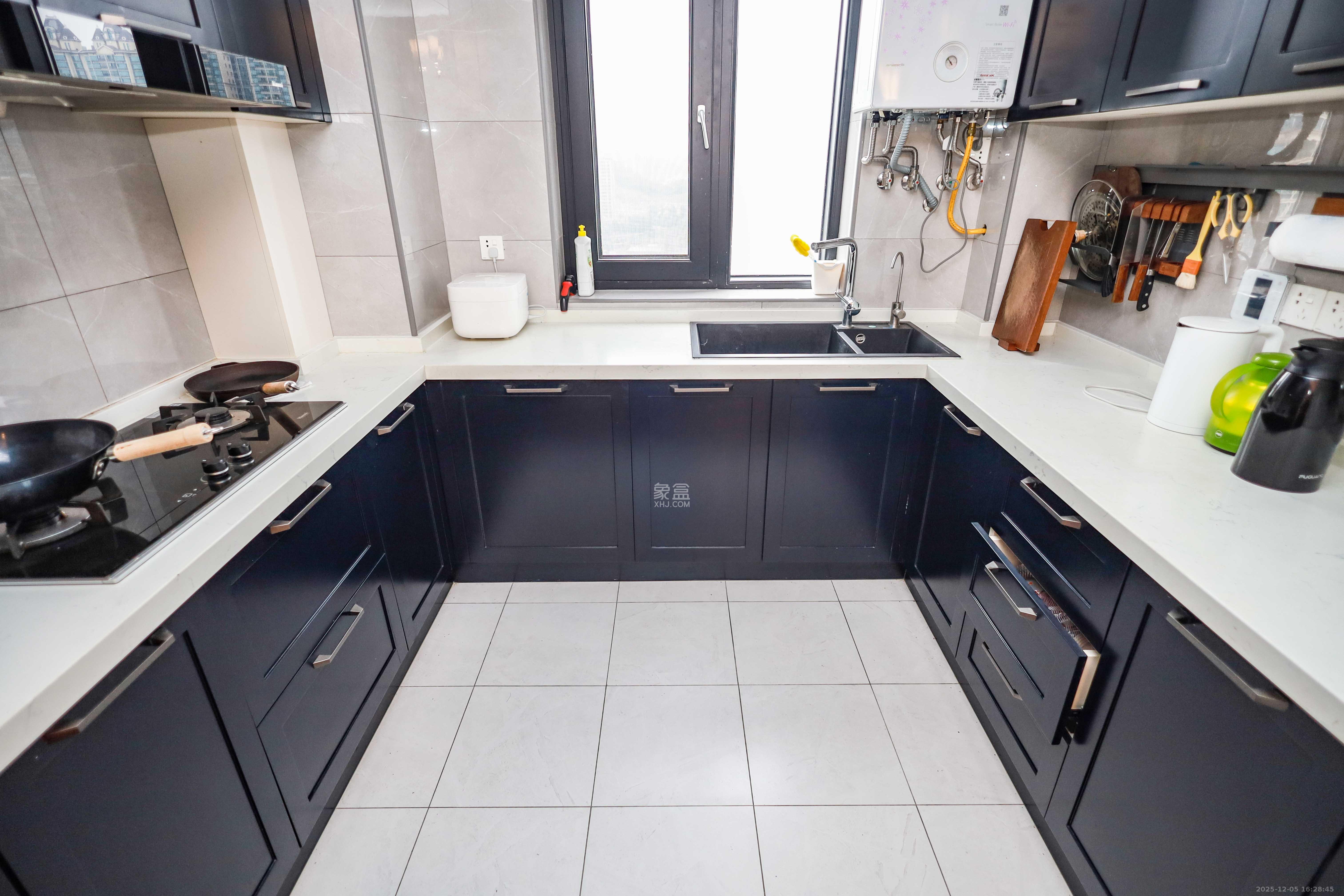 卓越蔚蓝海岸三期 4室2厅2卫 228.0万 卓越蔚蓝海岸三期 4室2厅2卫 228.0万厨房