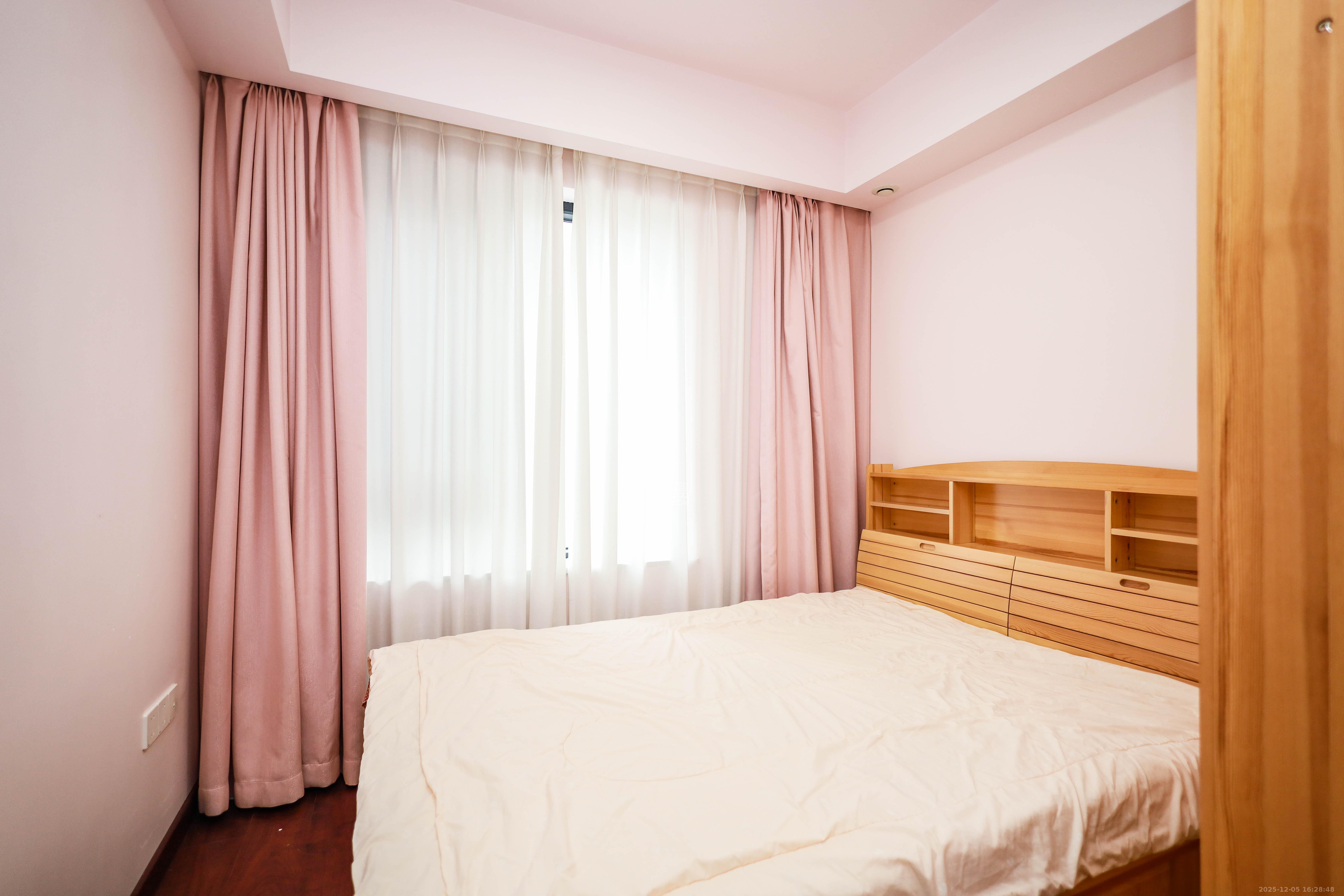 卓越蔚蓝海岸三期 4室2厅2卫 228.0万 卓越蔚蓝海岸三期 4室2厅2卫 228.0万卧室