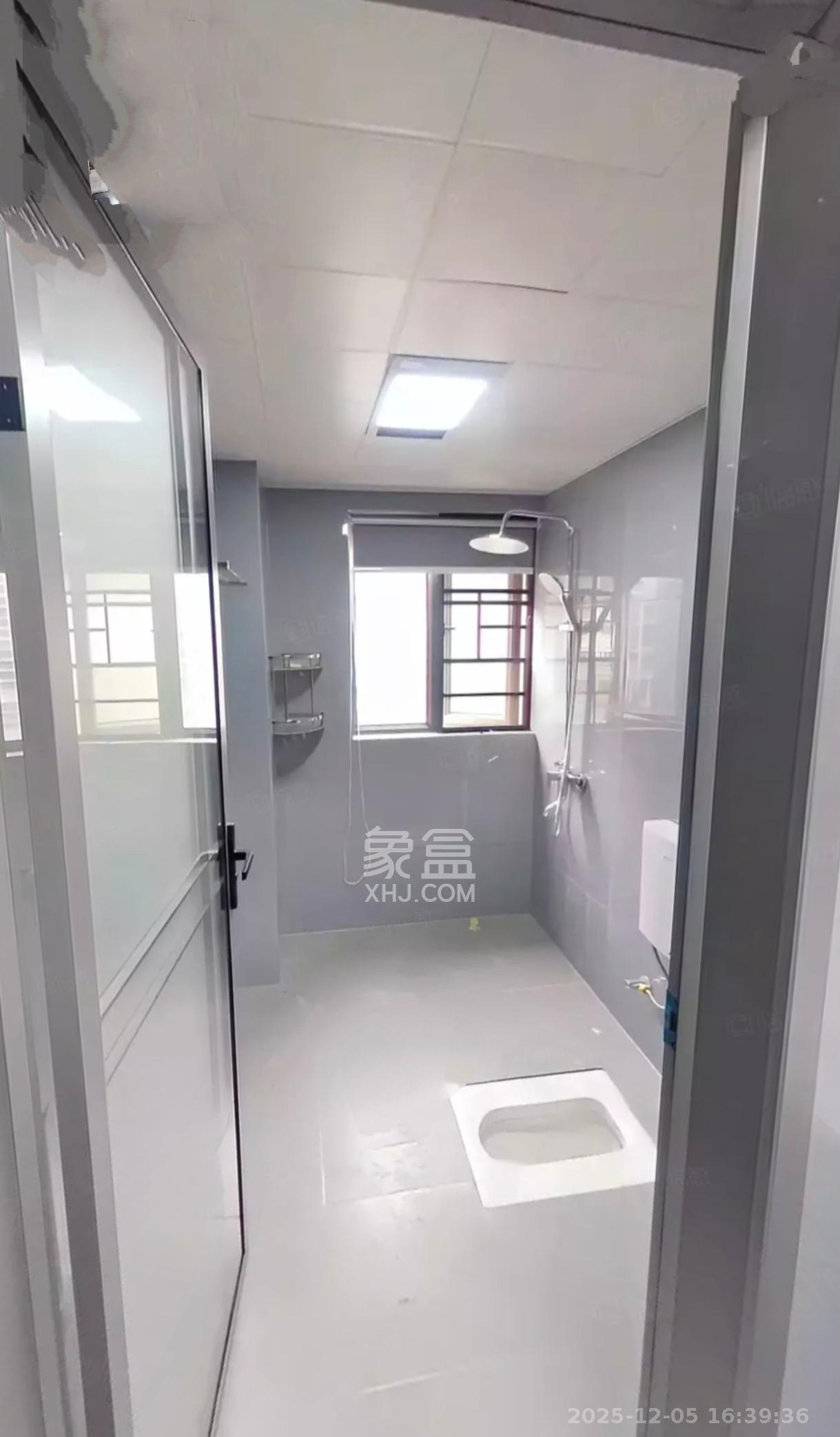 八方小区B区  3室2厅2卫    5000.0元/月室内图