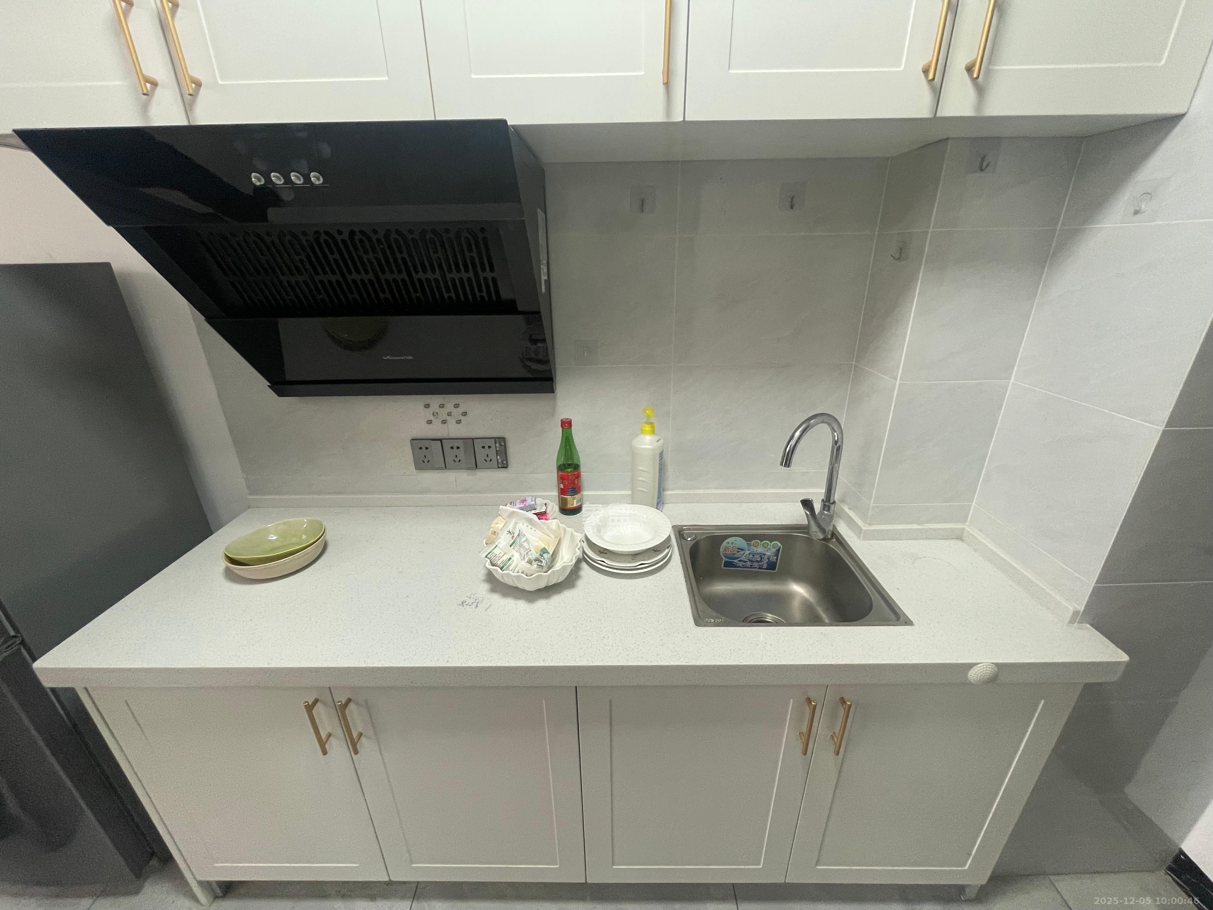 保利香槟国际 1室0厅0卫 1600.0元/月 保利香槟国际 1室0厅0卫 1600.0元/月室内图