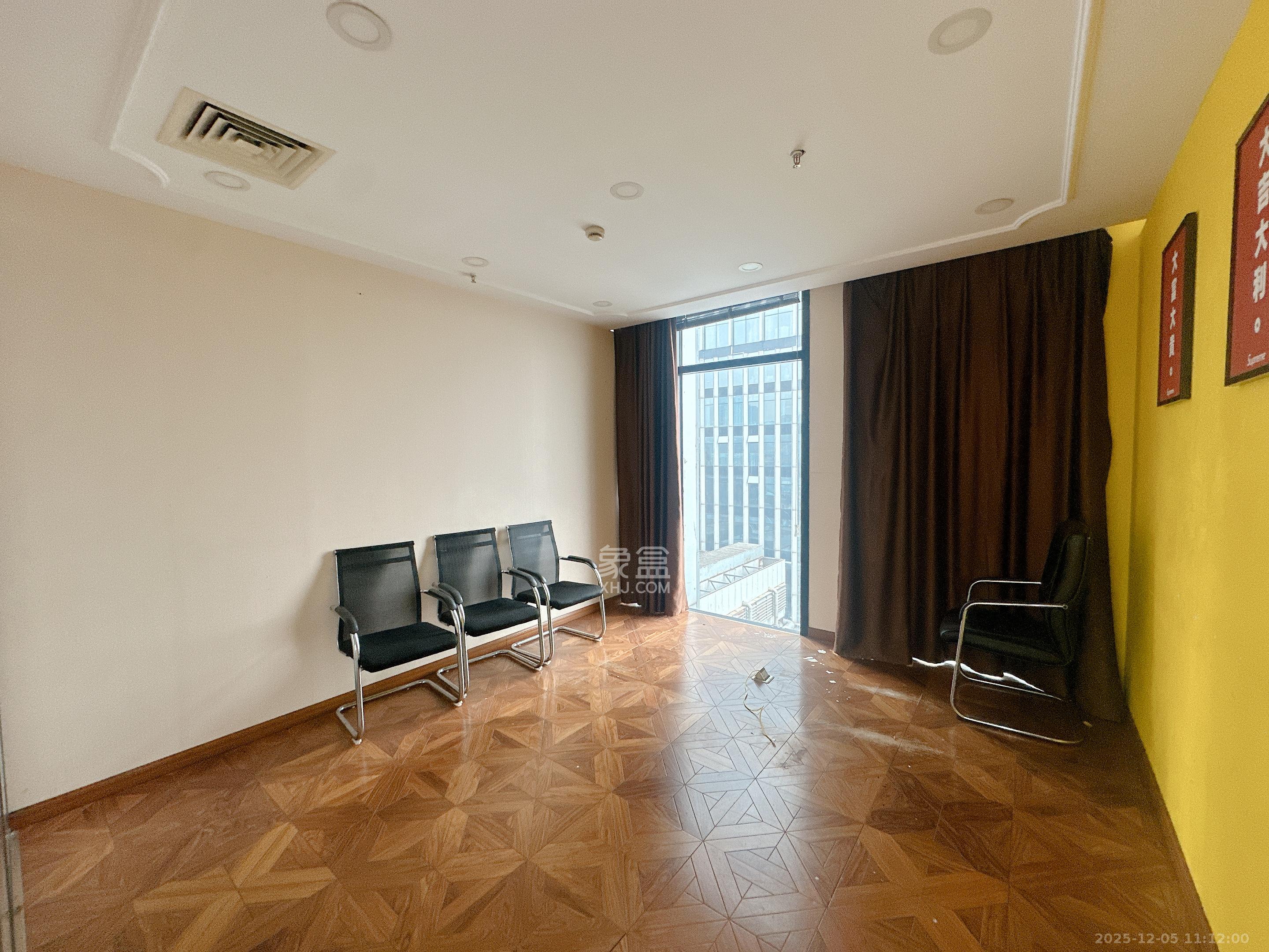 万达广场   248.0㎡      5800.0元/月室内图