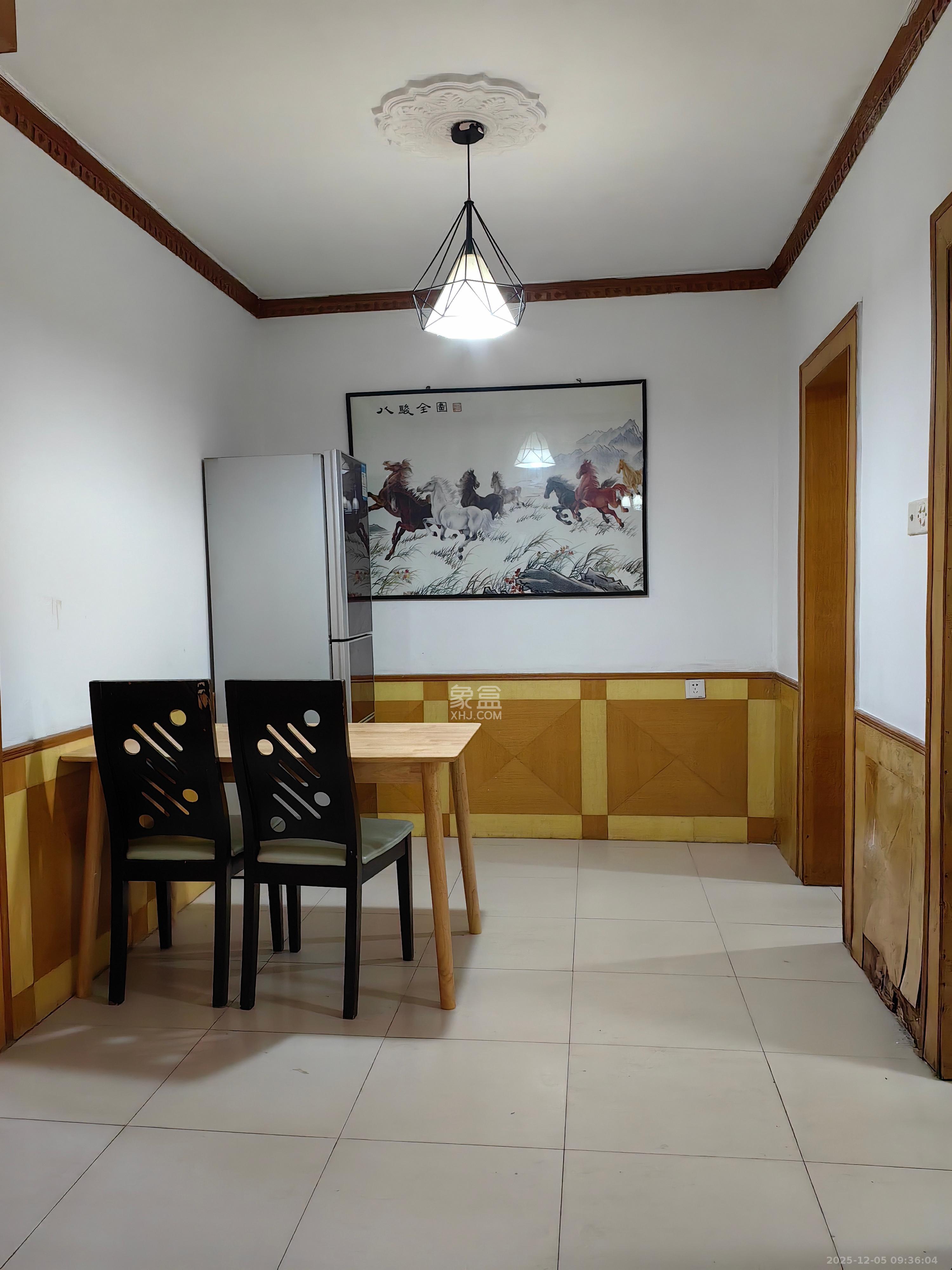 群芳园 1室1厅1卫 2500.0元/月 群芳园 1室1厅1卫 2500.0元/月室内图