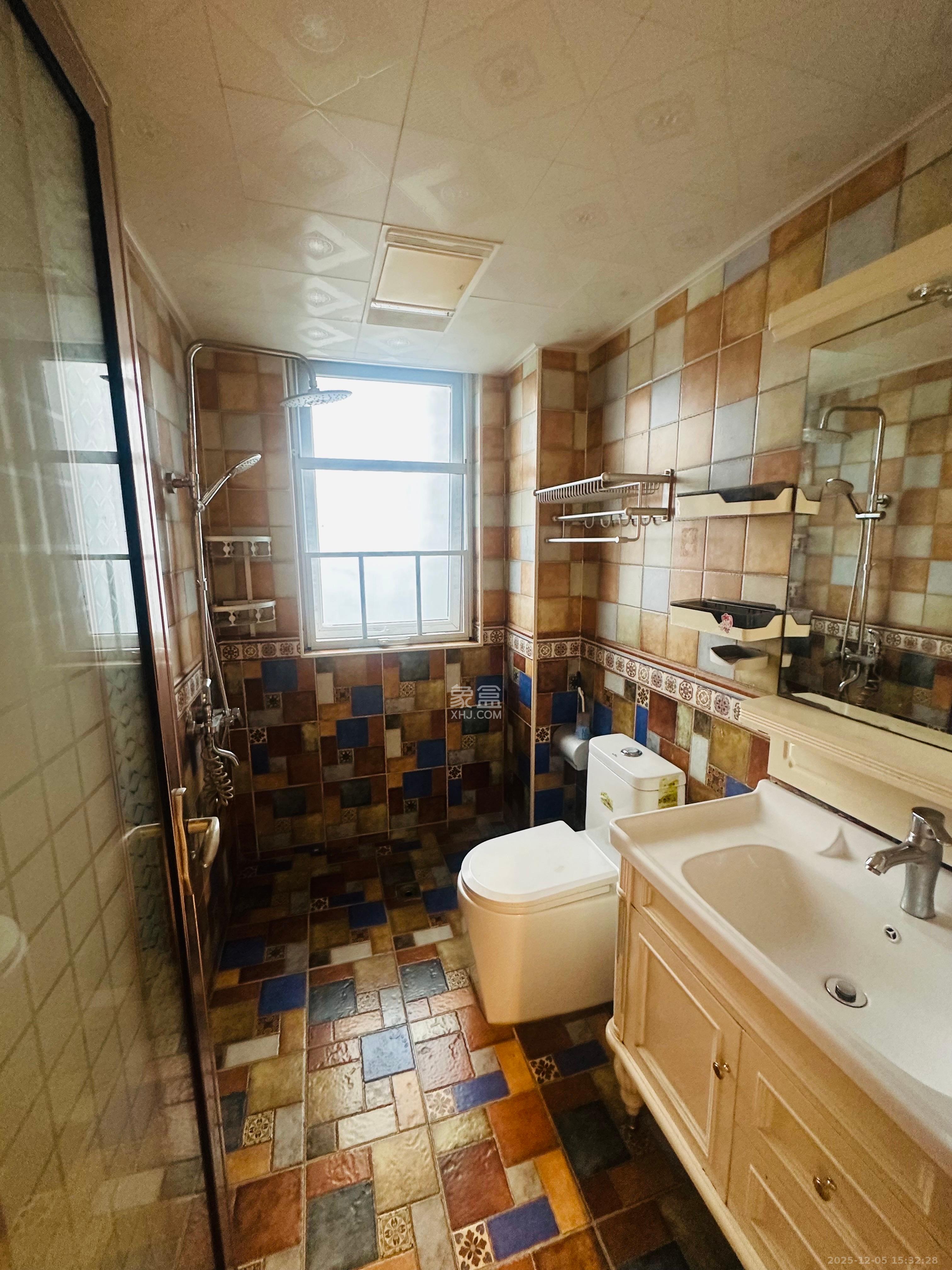 绿地之窗  3室2厅1卫    2700.0元/月室内图