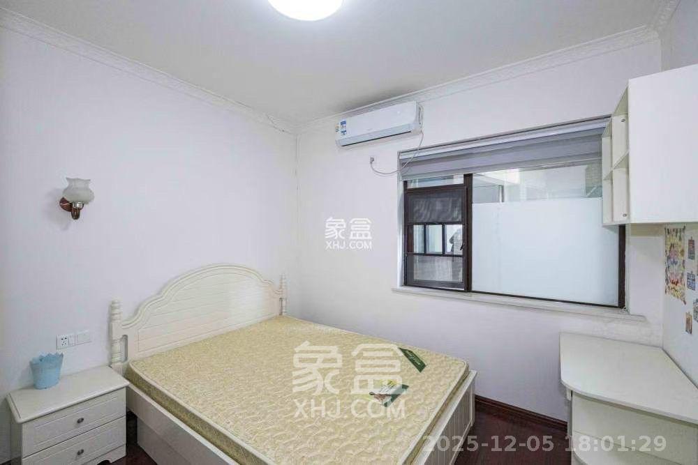 麓山枫情  2室1厅1卫    2100.0元/月室内图