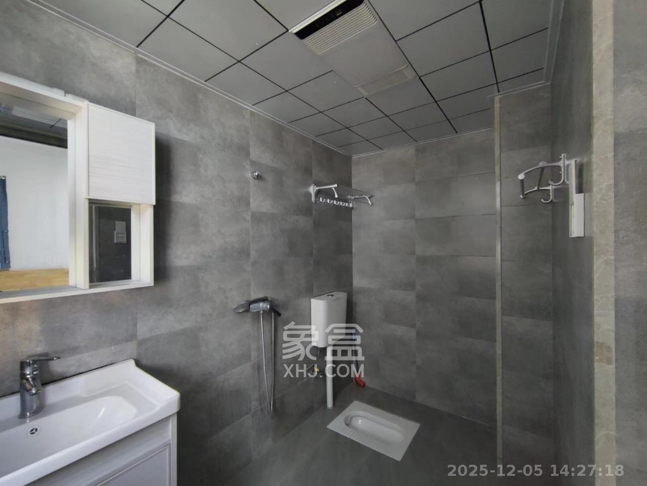 兴和佳苑安置小区 3室2厅2卫 2800.0元/月 兴和佳苑安置小区 3室2厅2卫 2800.0元/月室内图