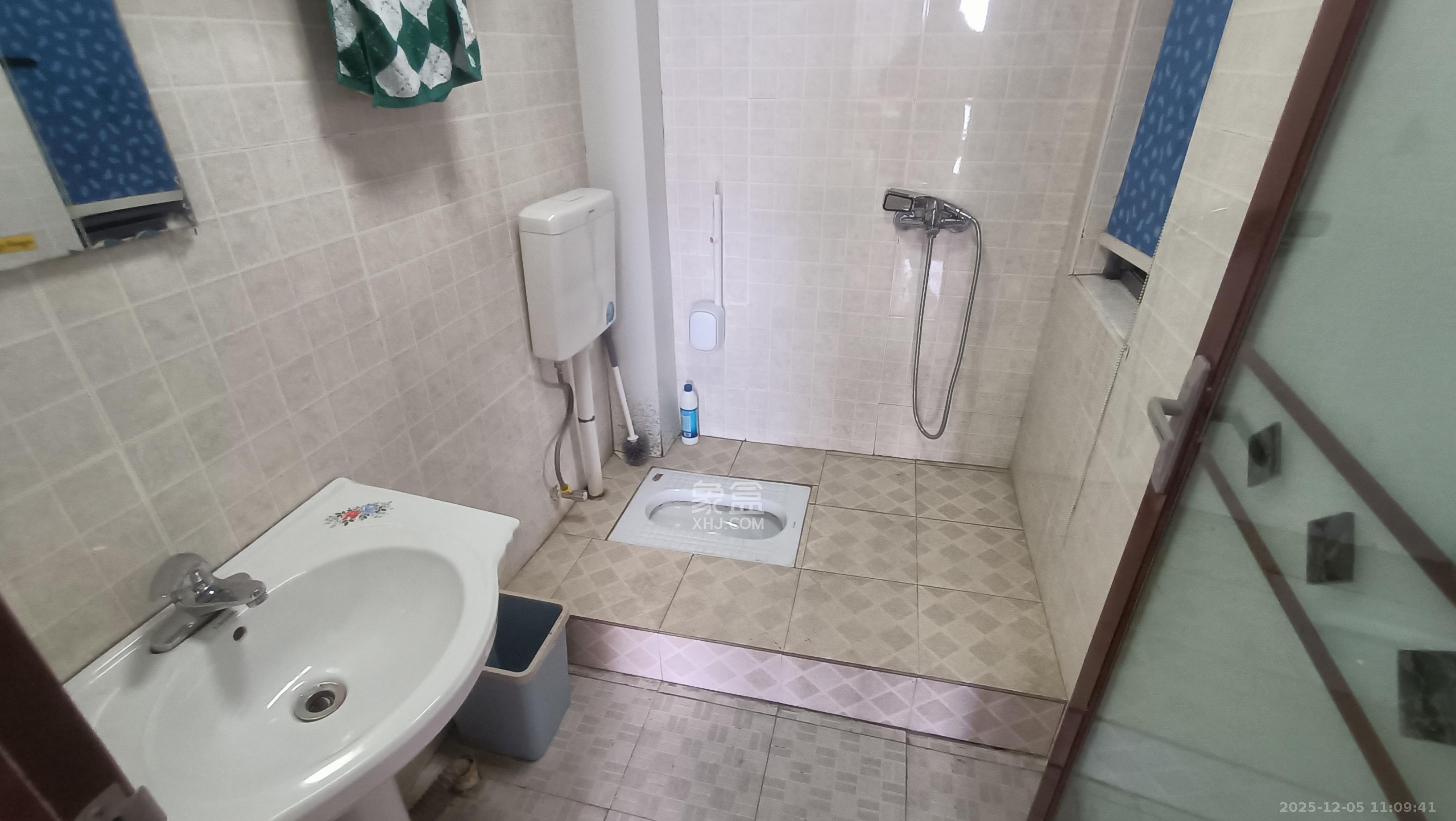 锦绣世纪  2室1厅1卫    2400.0元/月室内图