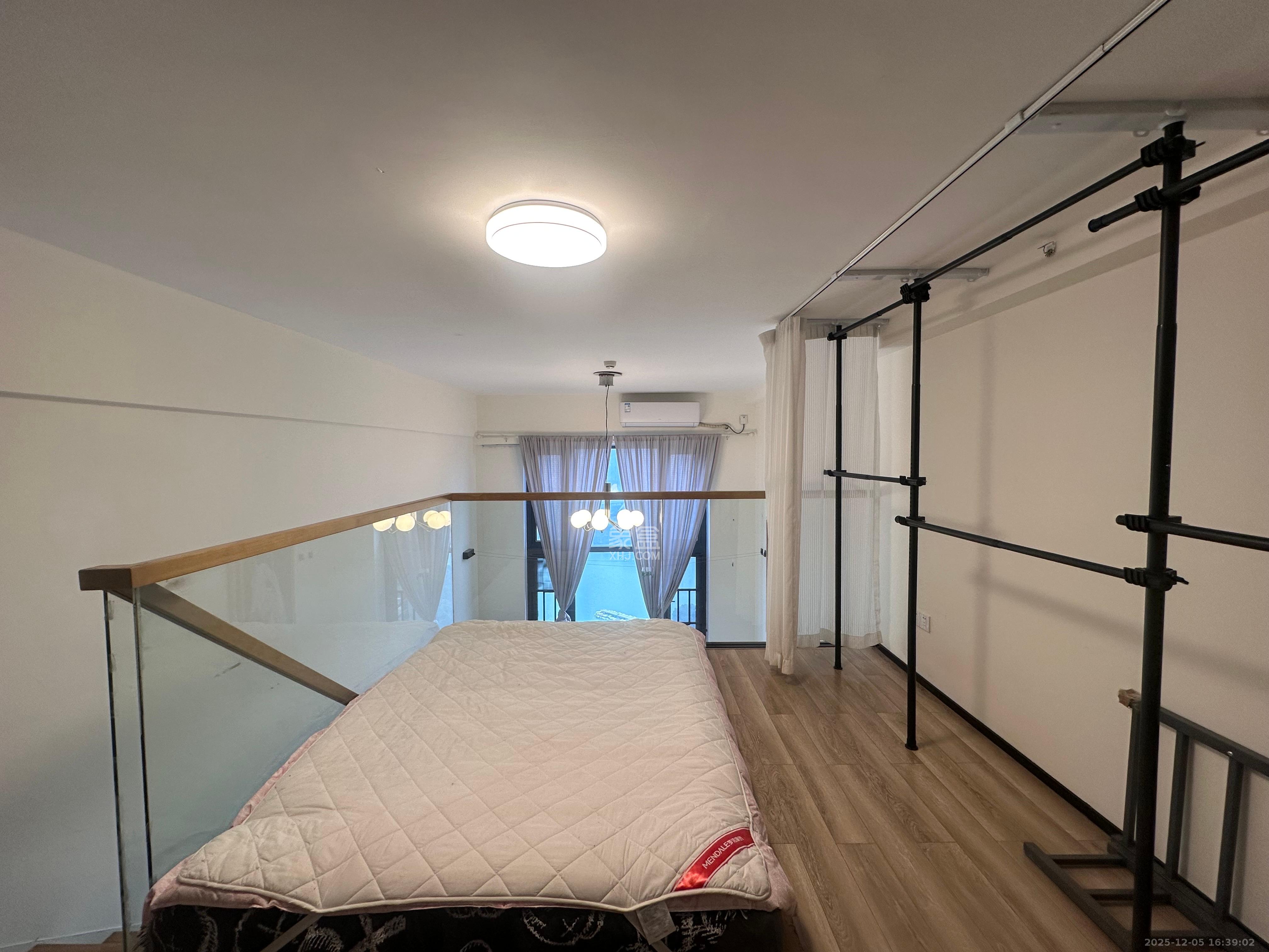 藏珑湖上公馆  1室1厅2卫    2800.0元/月室内图