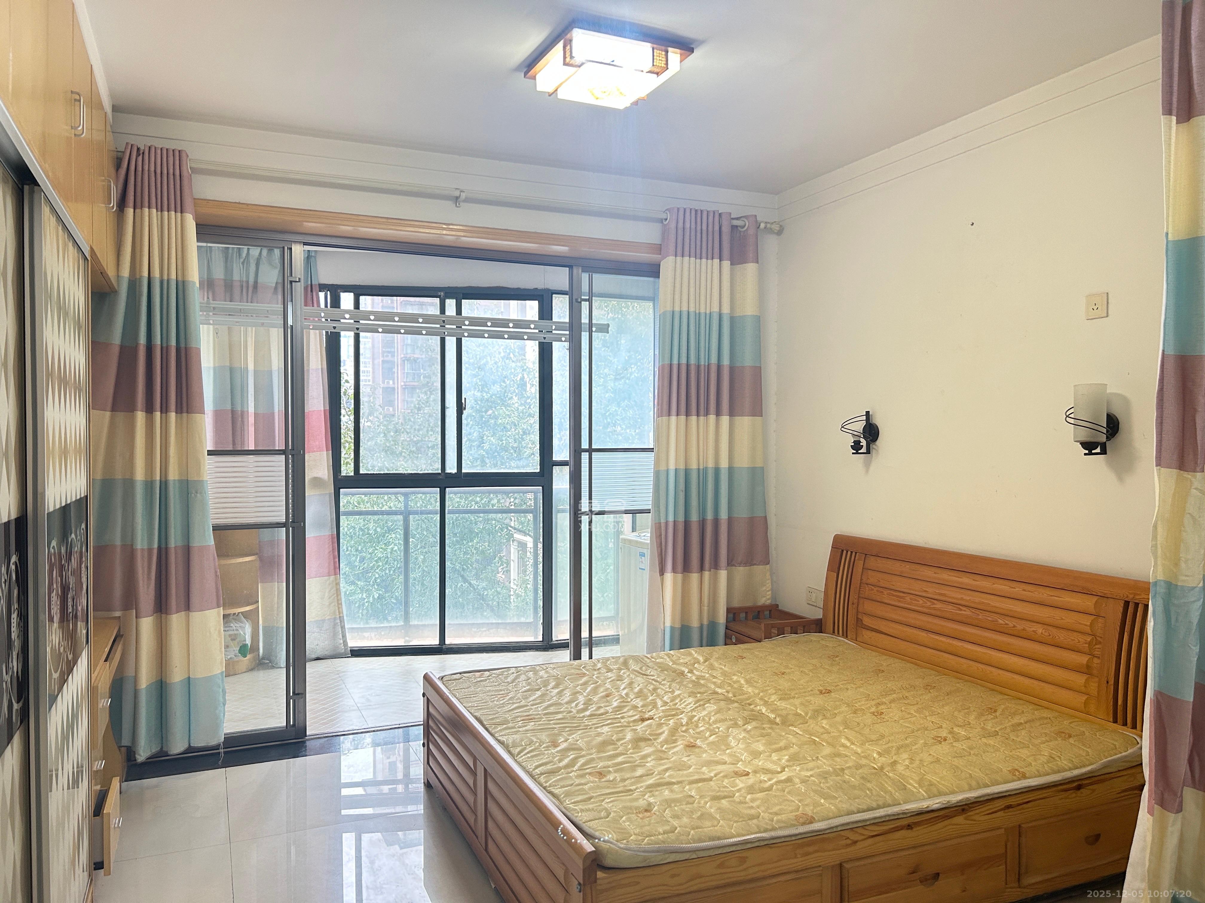 恒盛世家  1室1厅1卫    1600.0元/月室内图