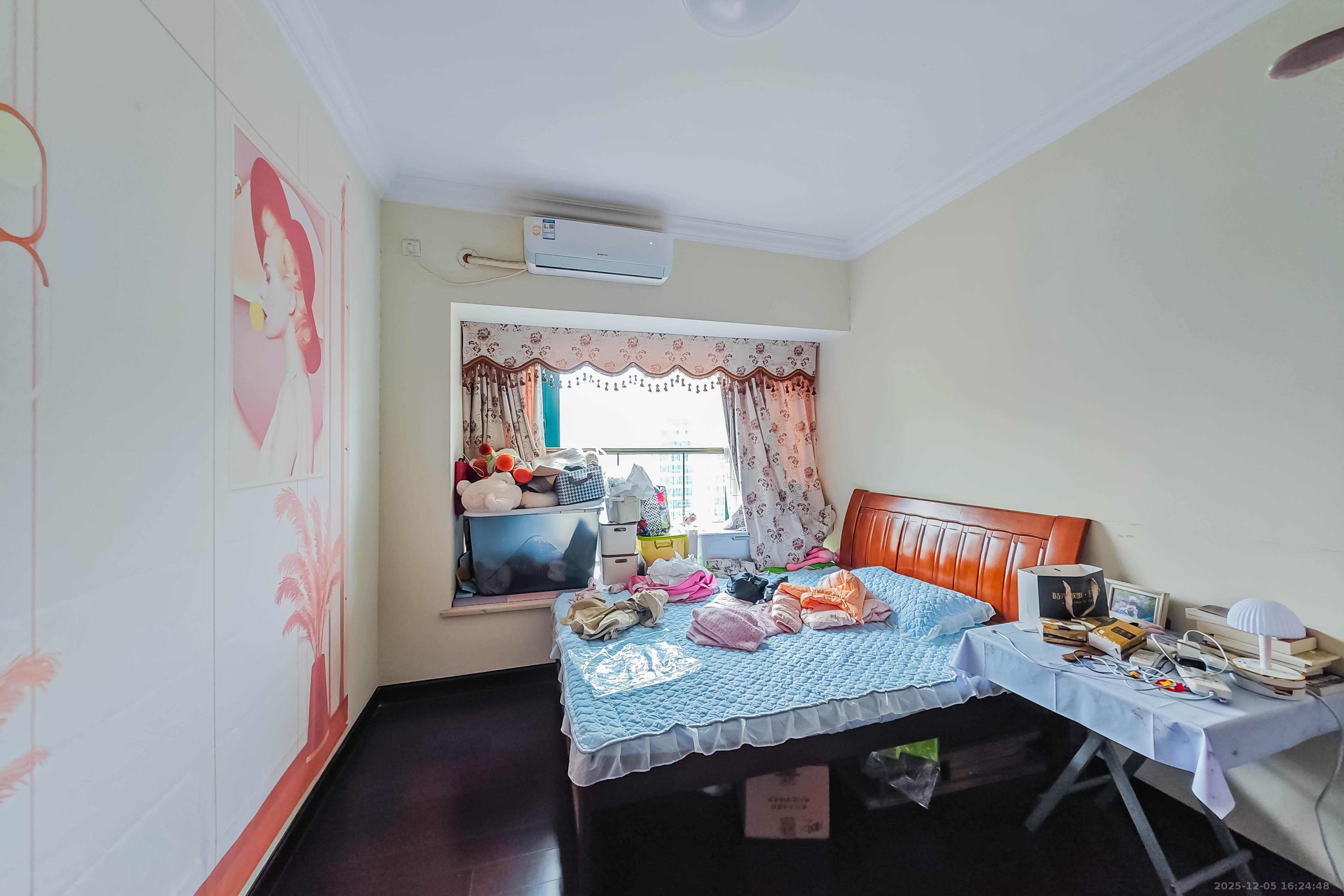 恒大绿洲  3室2厅2卫    120.0万卧室