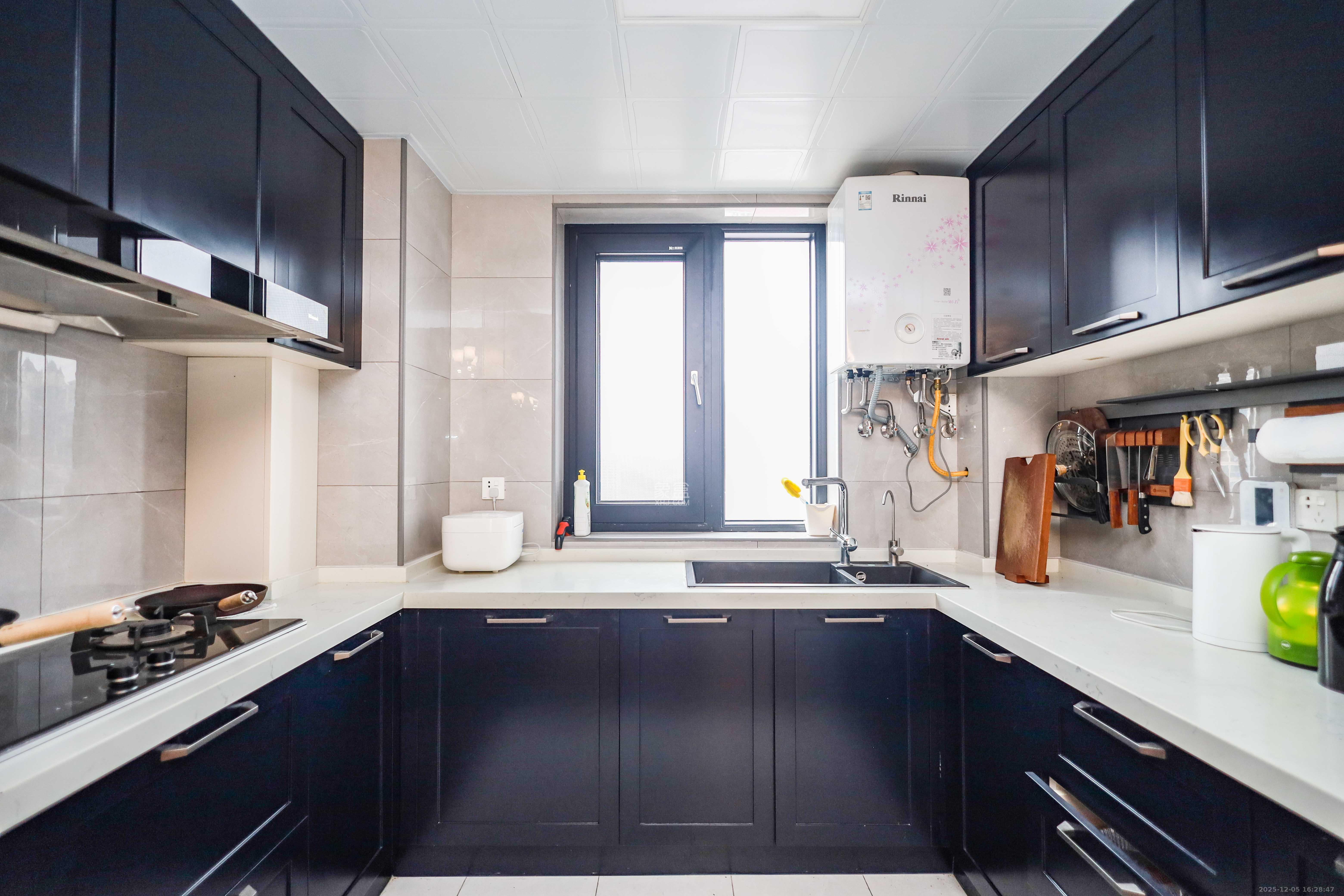 卓越蔚蓝海岸三期 4室2厅2卫 228.0万 卓越蔚蓝海岸三期 4室2厅2卫 228.0万厨房