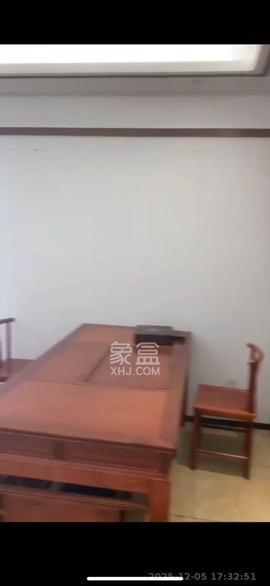 长房时代城   122.72㎡      7500.0元/月