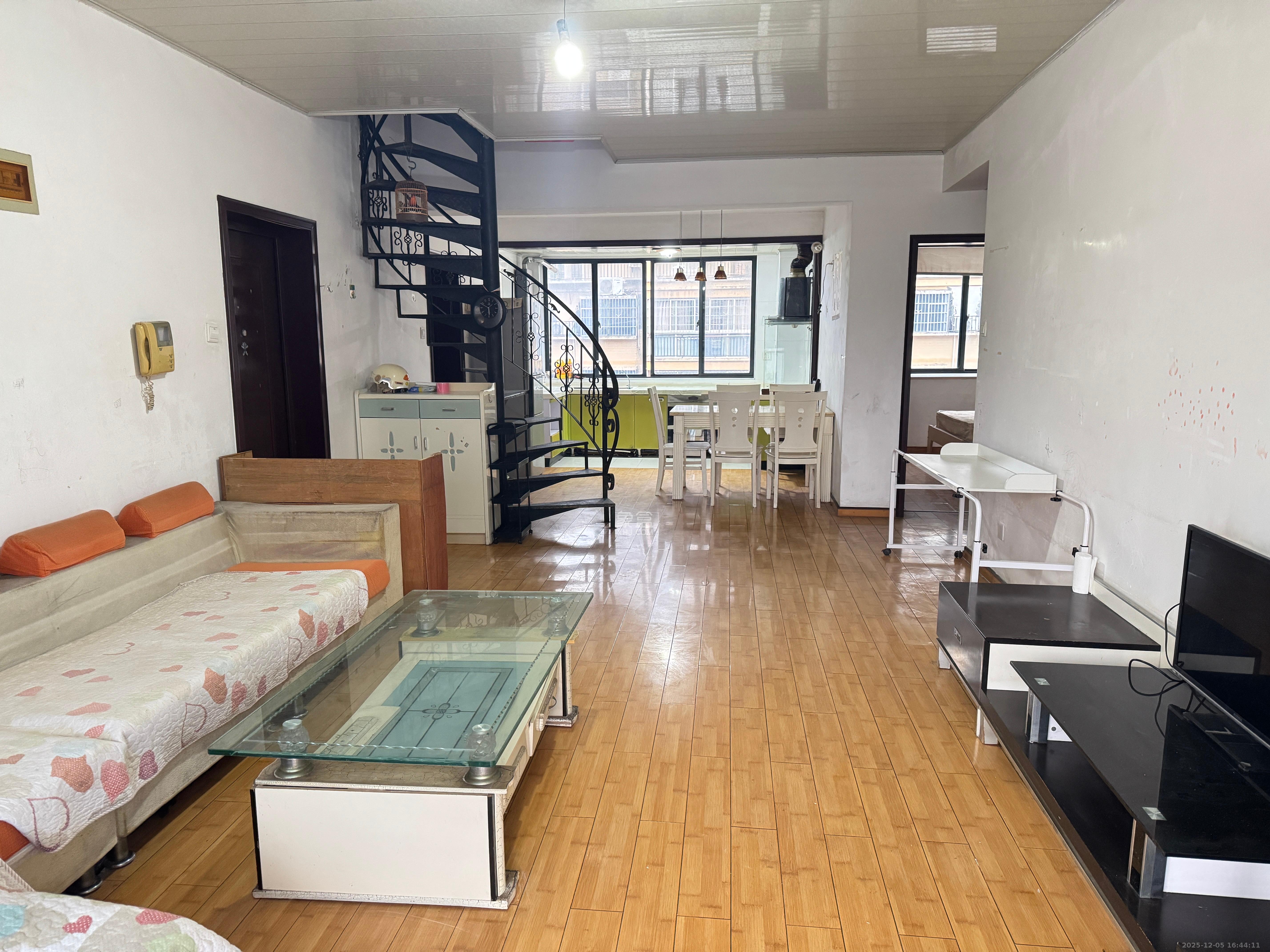 西城龙庭 3室2厅1卫 1800.0元/月 西城龙庭 3室2厅1卫 1800.0元/月室内图