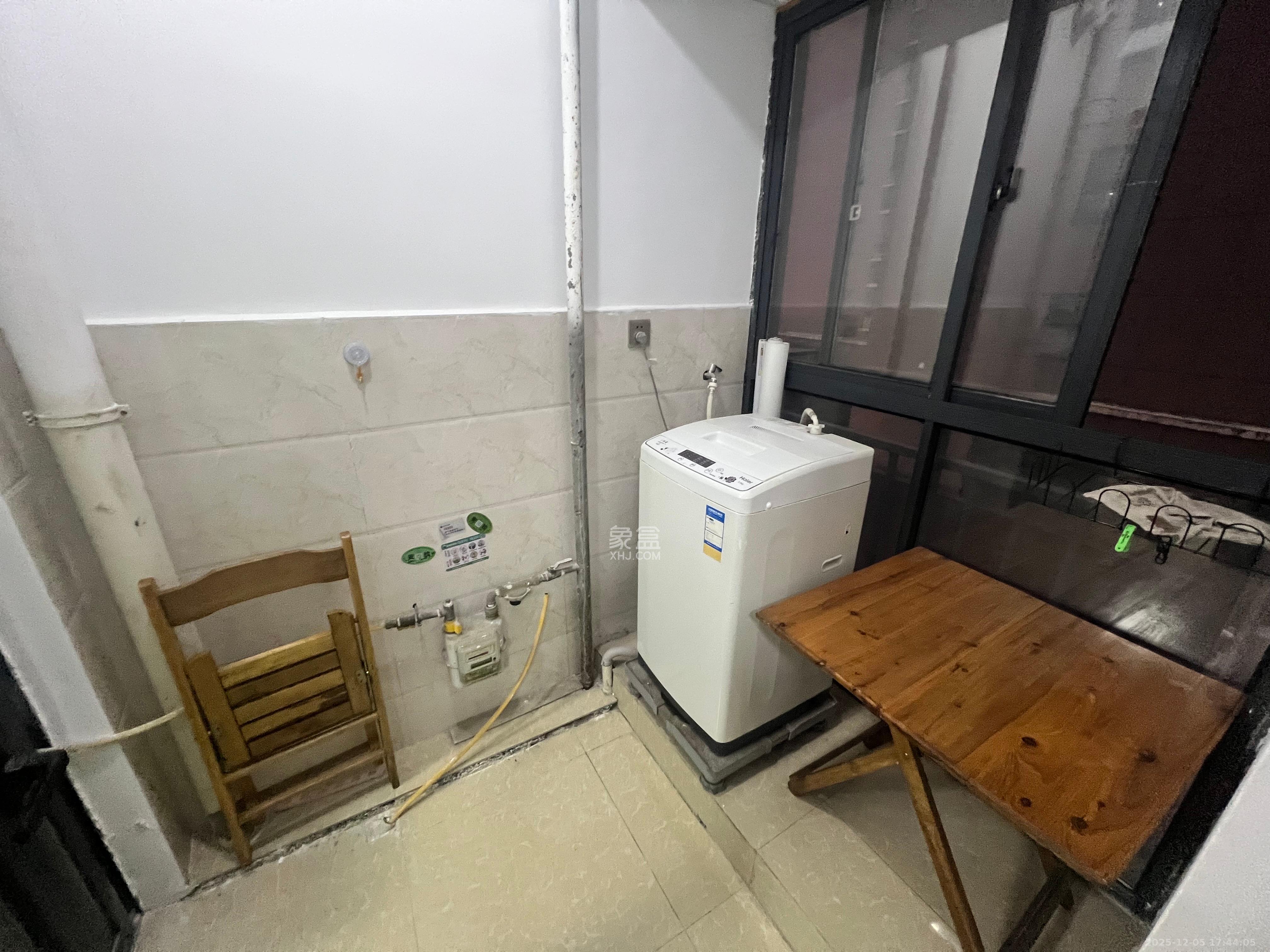 地华梅溪湖畔 1室1厅1卫 1500.0元/月 地华梅溪湖畔 1室1厅1卫 1500.0元/月室内图