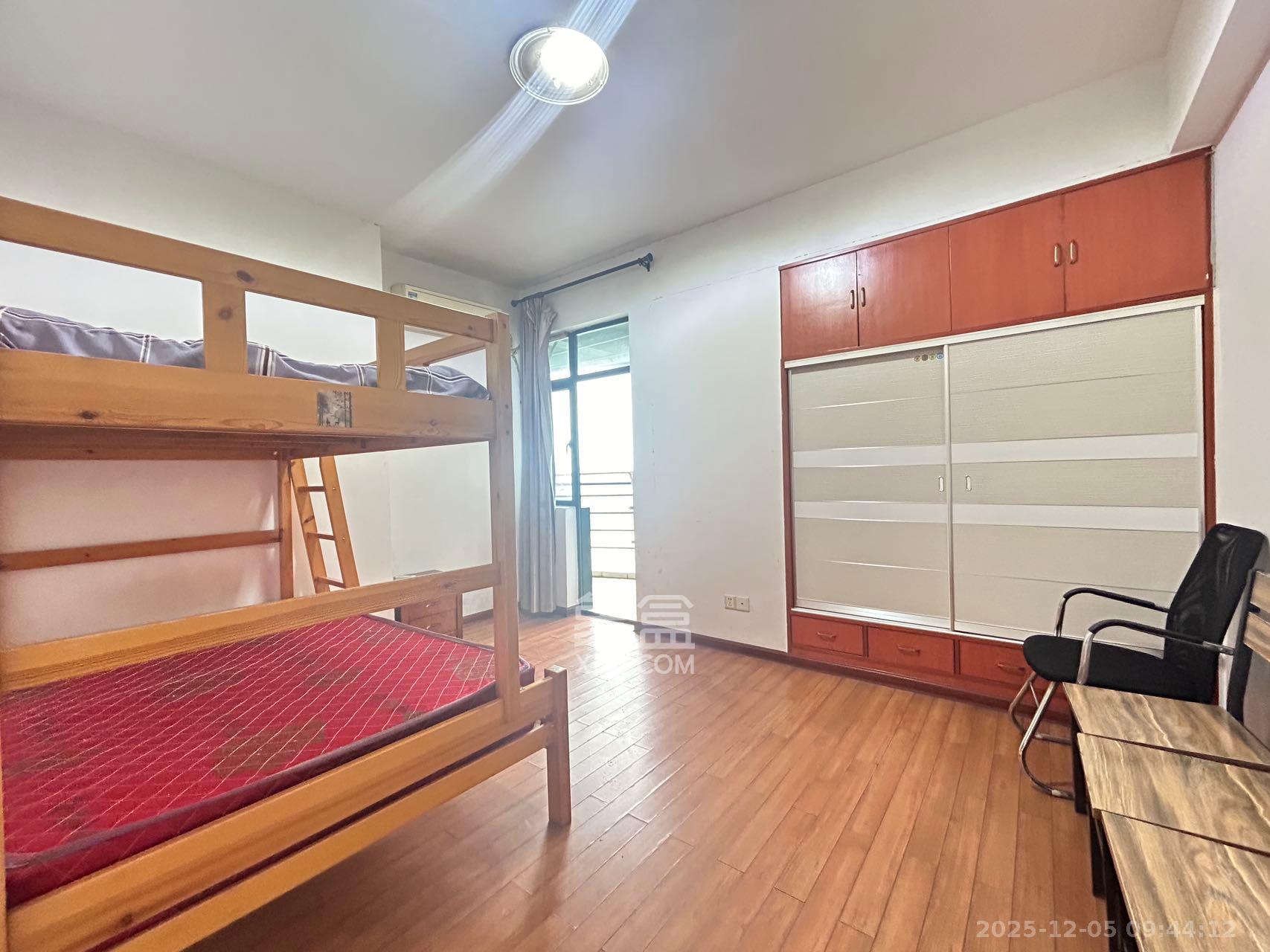 华盛新外滩  3室2厅2卫    3200.0元/月室内图