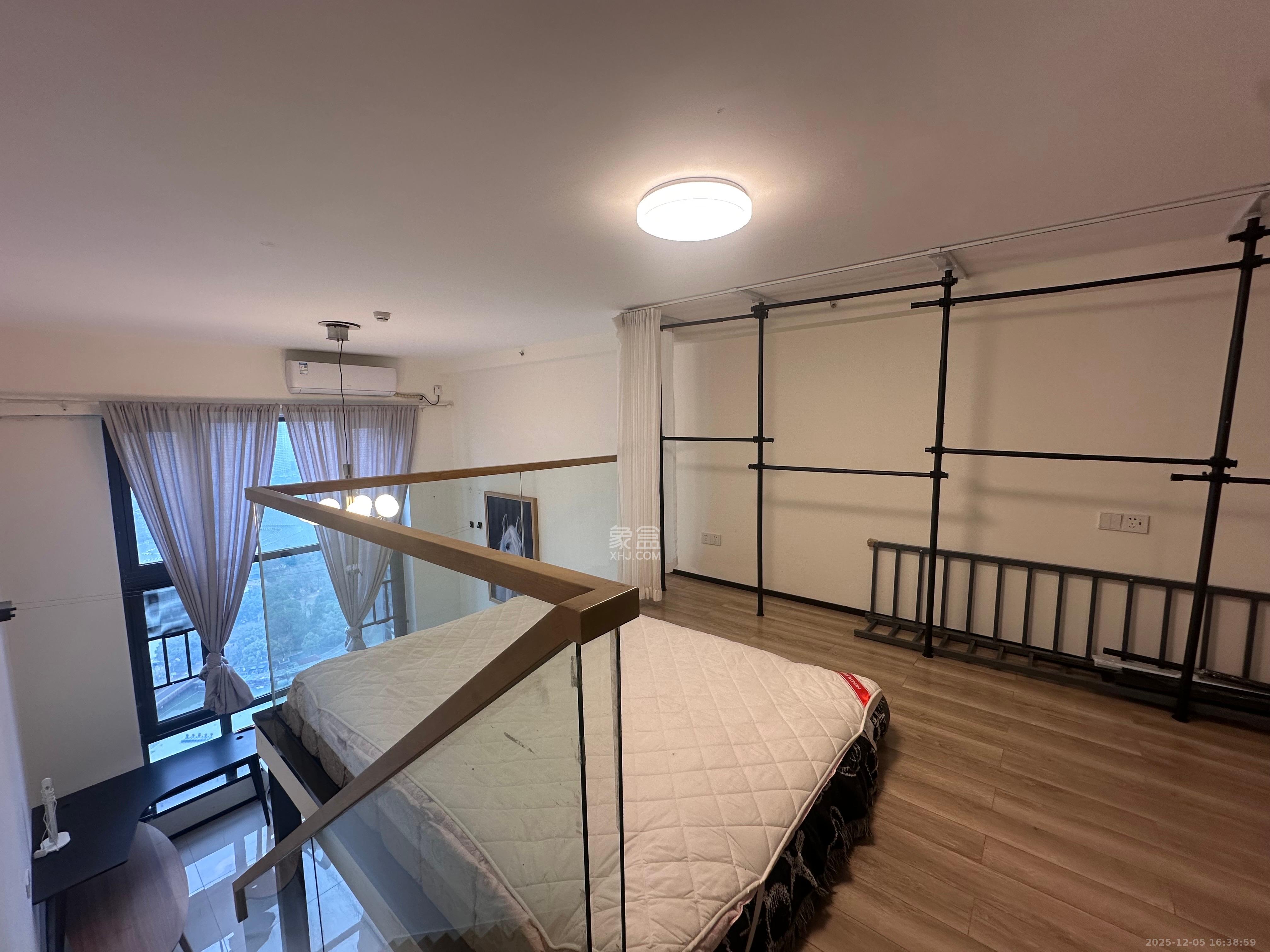 藏珑湖上公馆 1室1厅2卫 2800.0元/月 藏珑湖上公馆 1室1厅2卫 2800.0元/月室内图