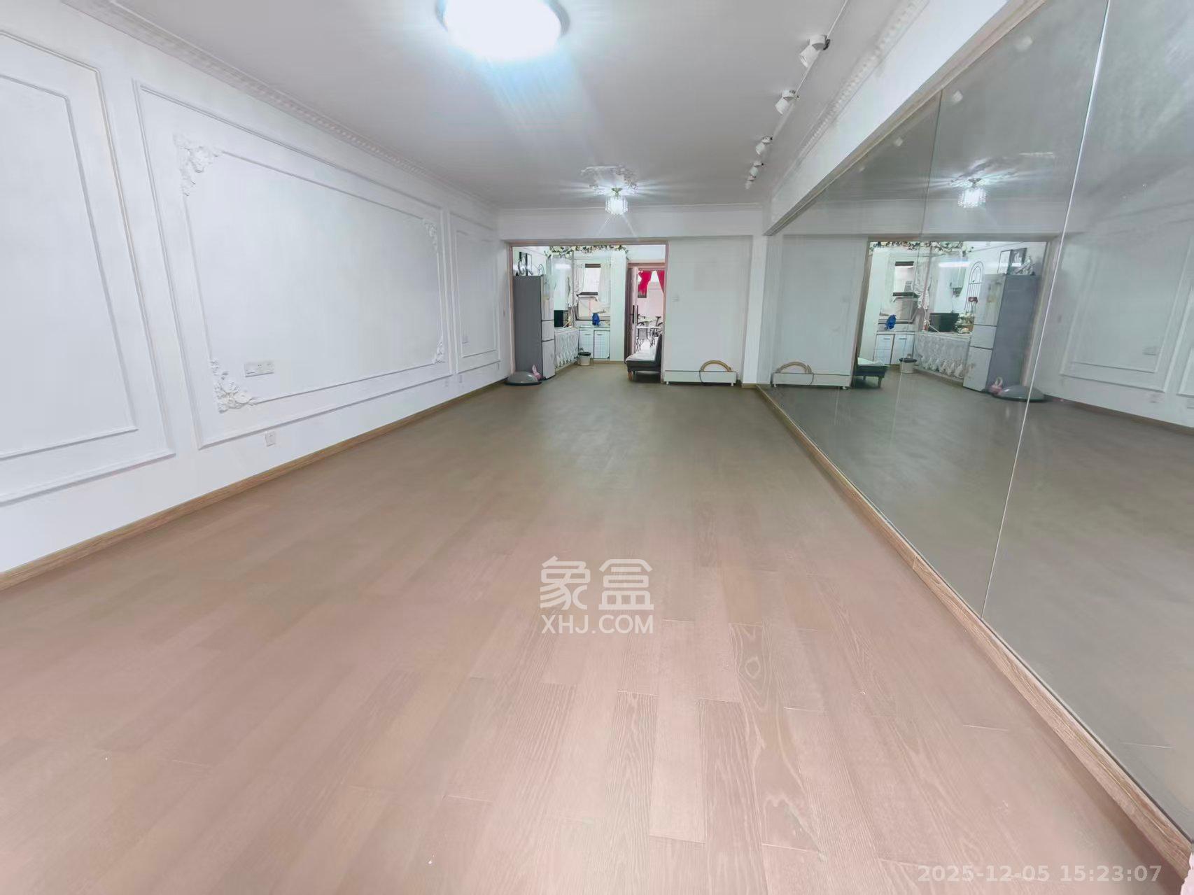 阳光100二期  1室1厅1卫    2000.0元/月