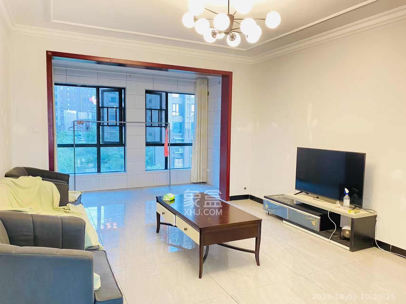 东宜兰园 3室2厅2卫 2300.0元/月 东宜兰园 3室2厅2卫 2300.0元/月室内图