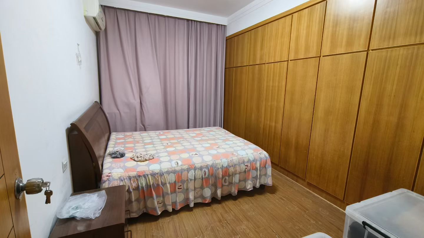 大海塘居委会  4室2厅2卫    65.8万