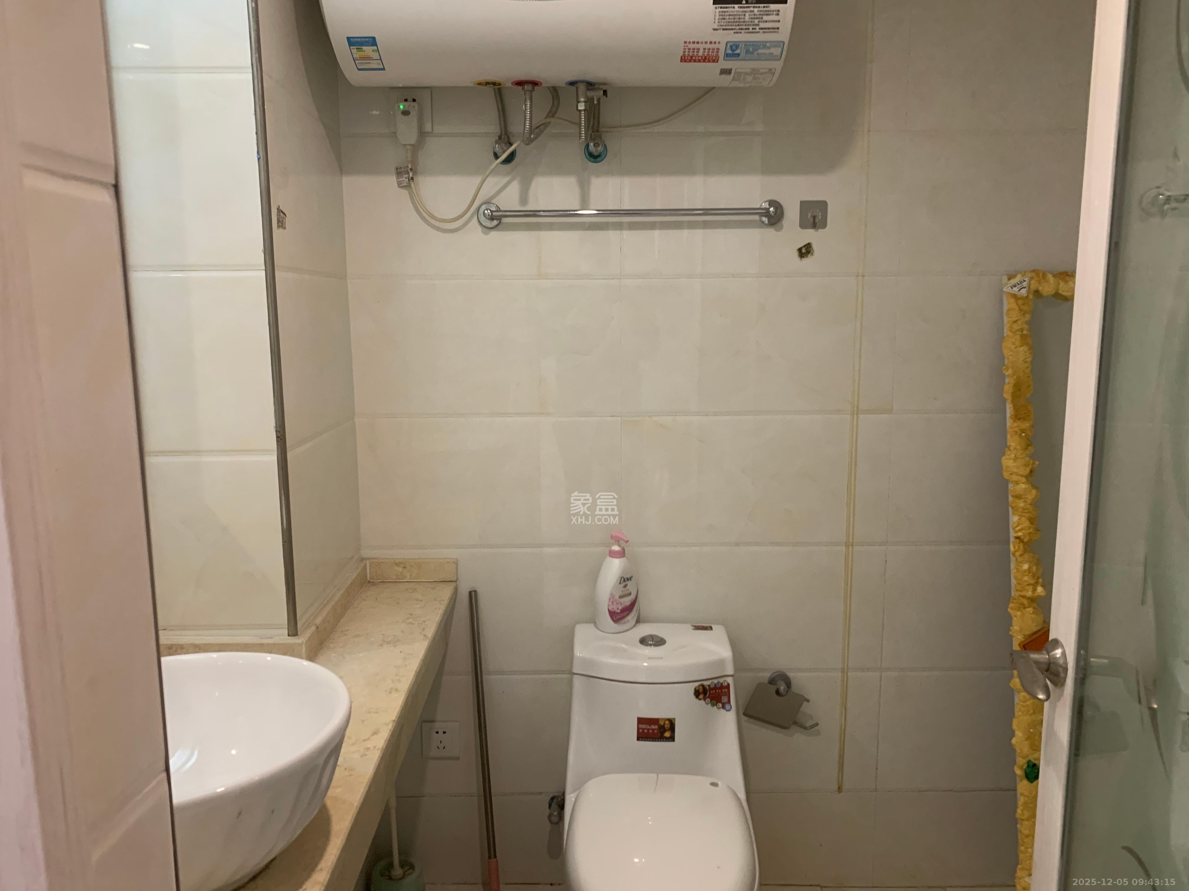 保利国际广场 1室1厅1卫 2000.0元/月 保利国际广场 1室1厅1卫 2000.0元/月室内图