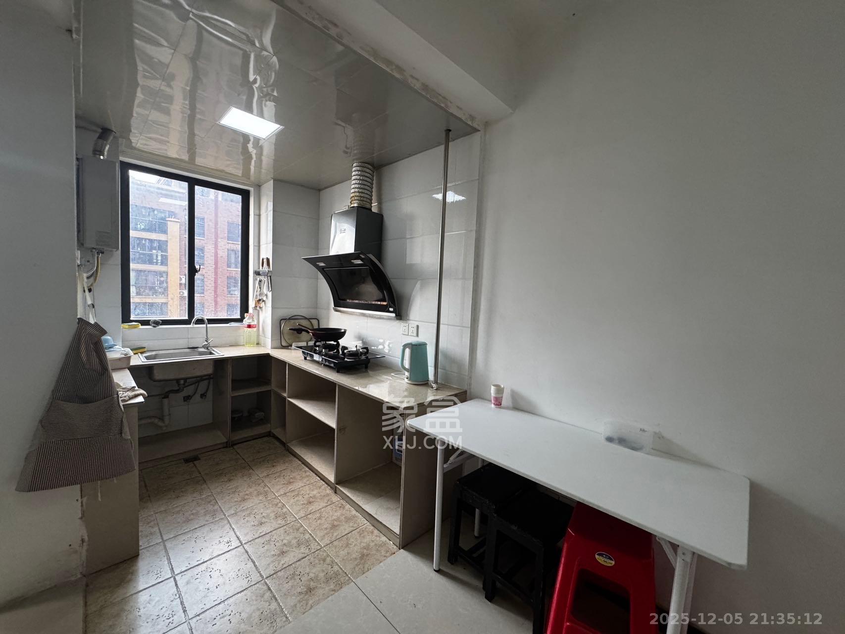 翡翠云天 3室2厅2卫 1800.0元/月 翡翠云天 3室2厅2卫 1800.0元/月室内图