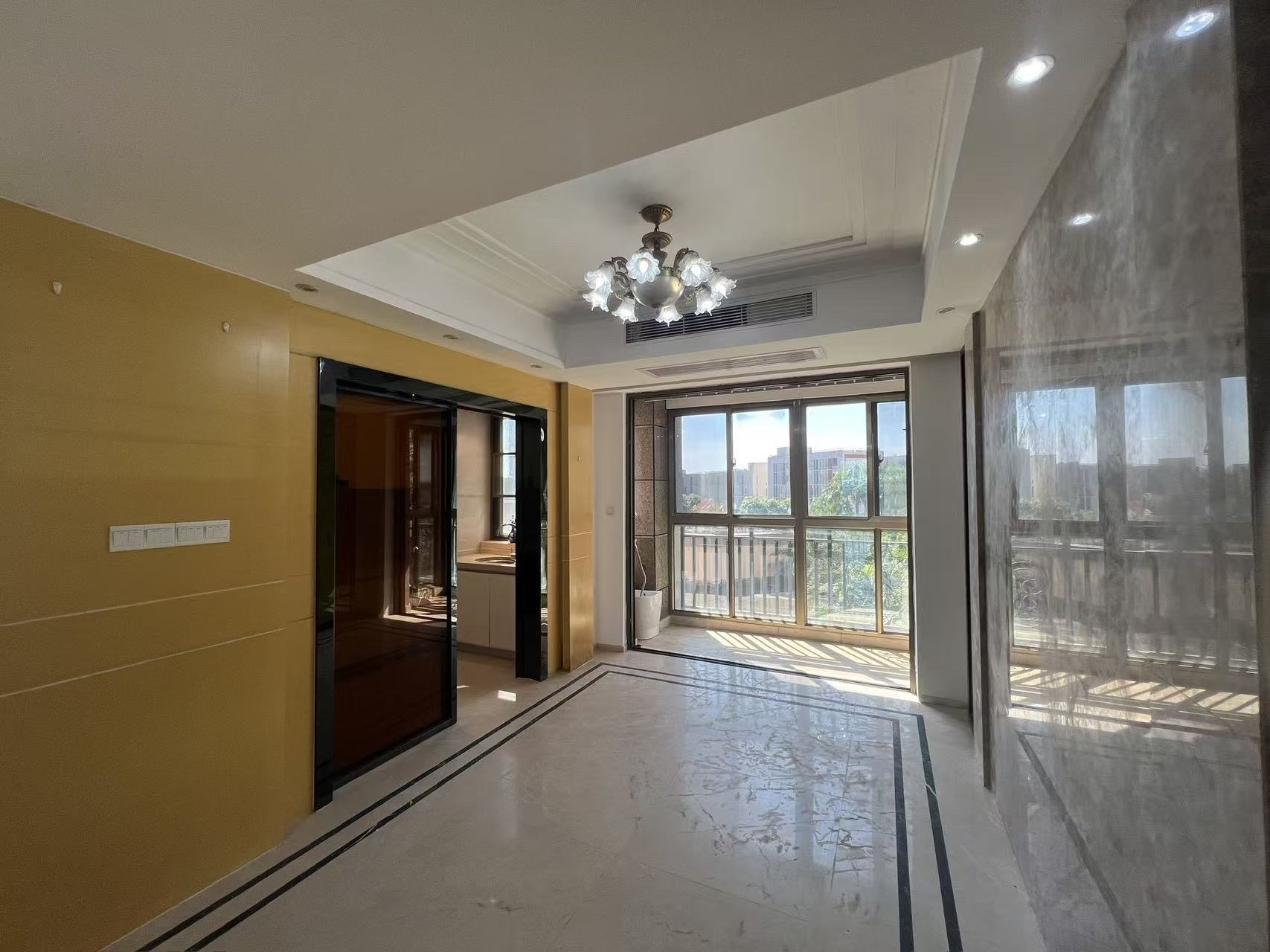 天鹅湾  4室2厅2卫    310.0万