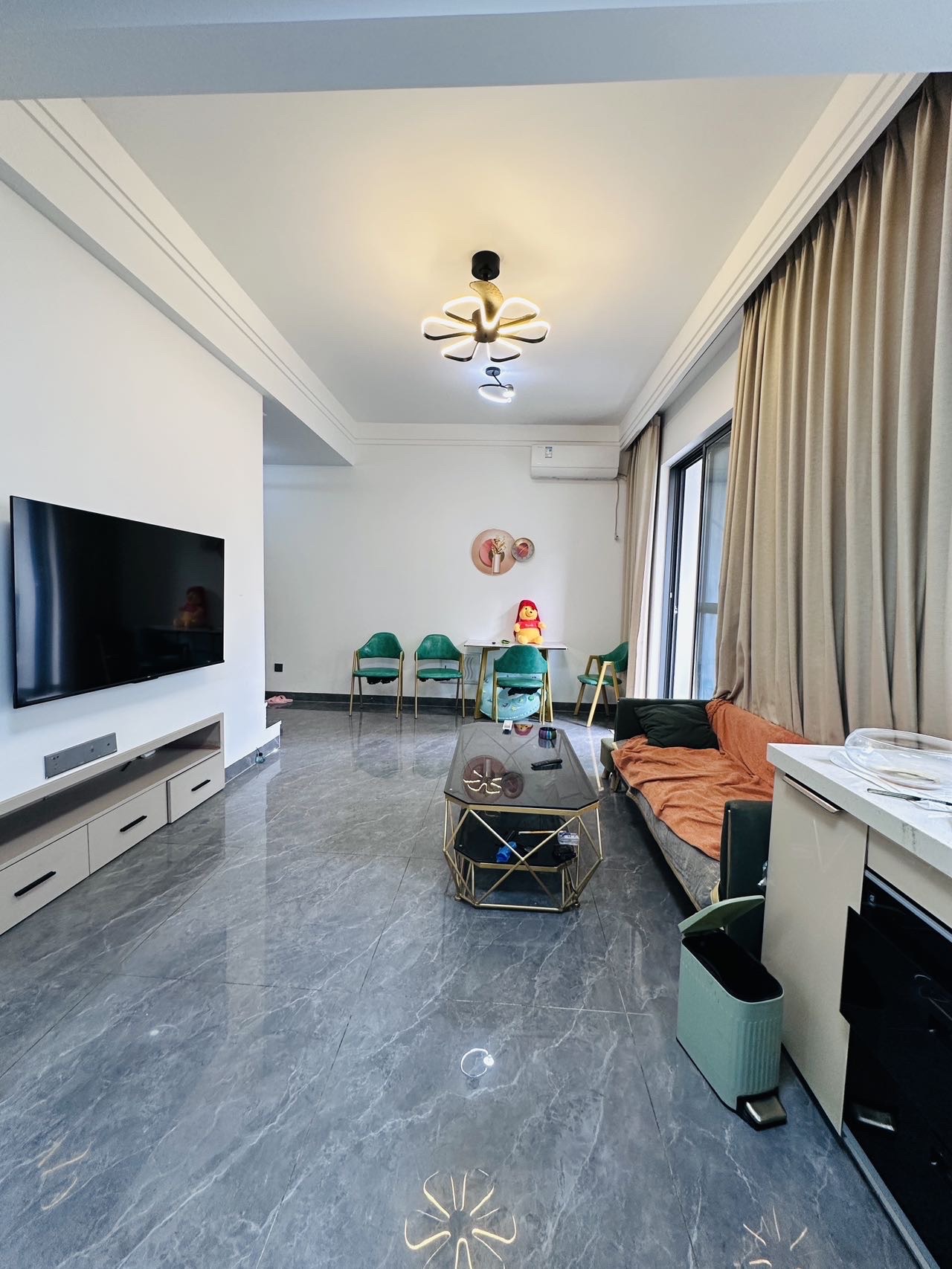 绿地海长流一期  2室1厅1卫    109.8万