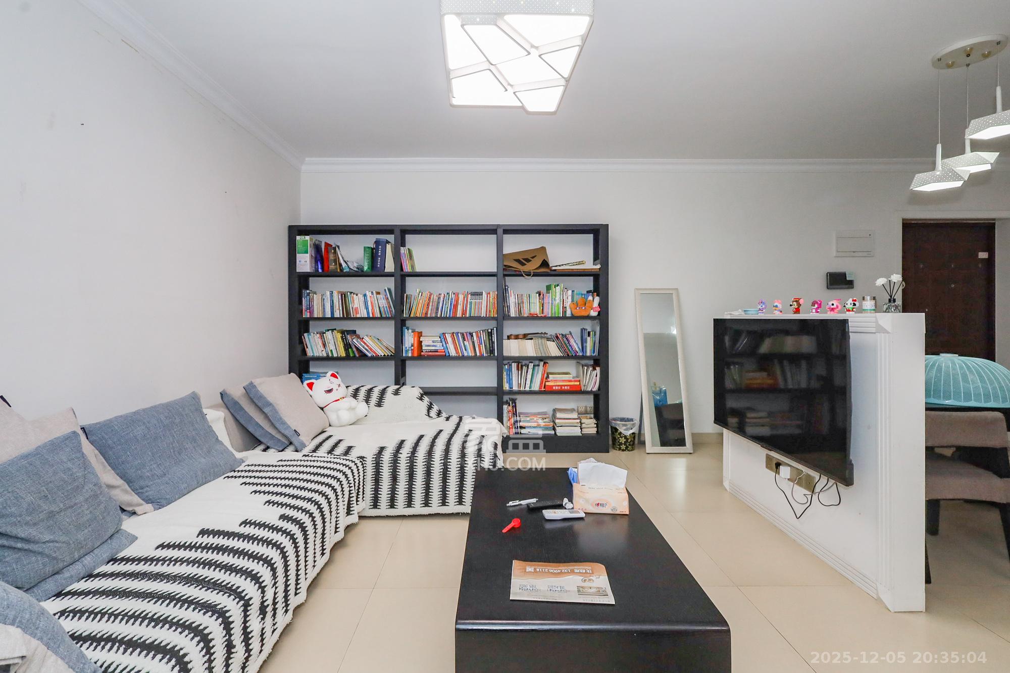 南山雍江汇（滨江国际新城）  3室2厅1卫    115.0万