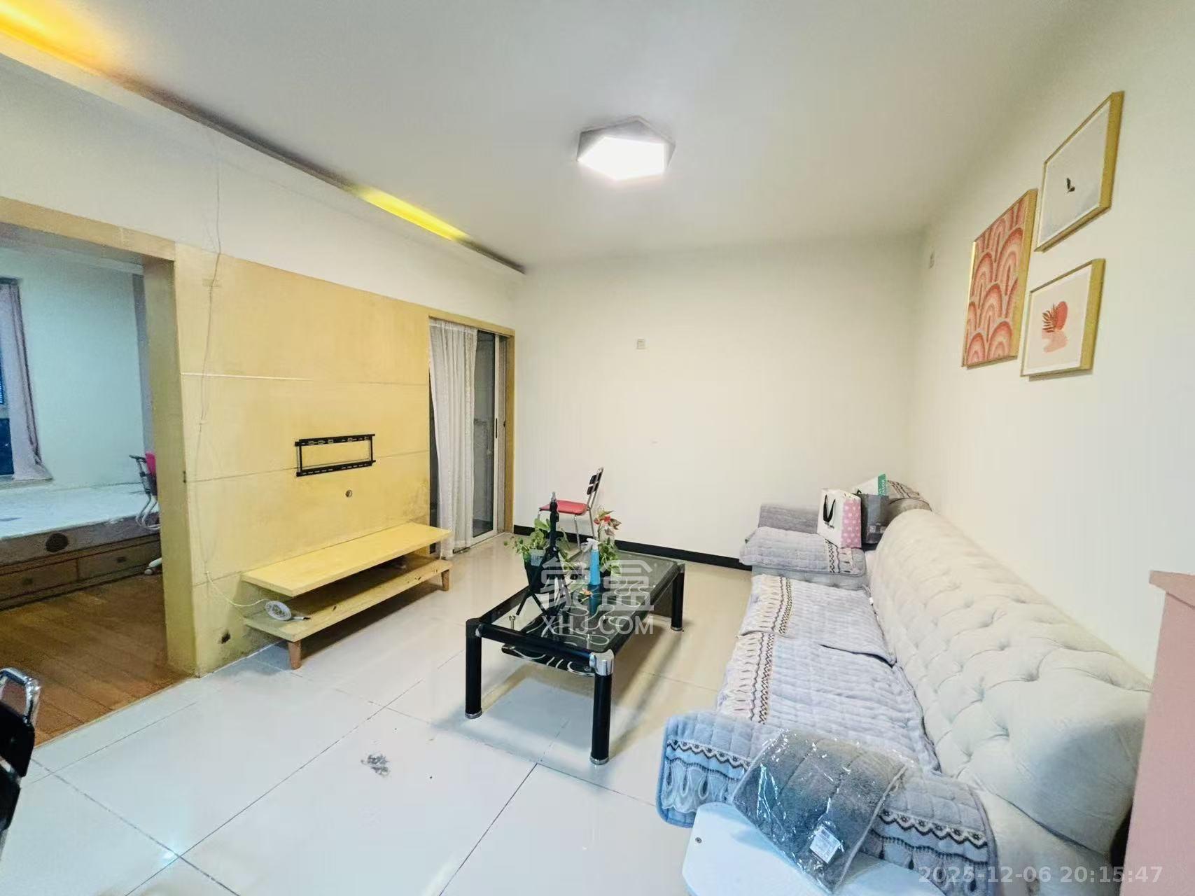 白沙晶城  2室1厅1卫    2200.0元/月