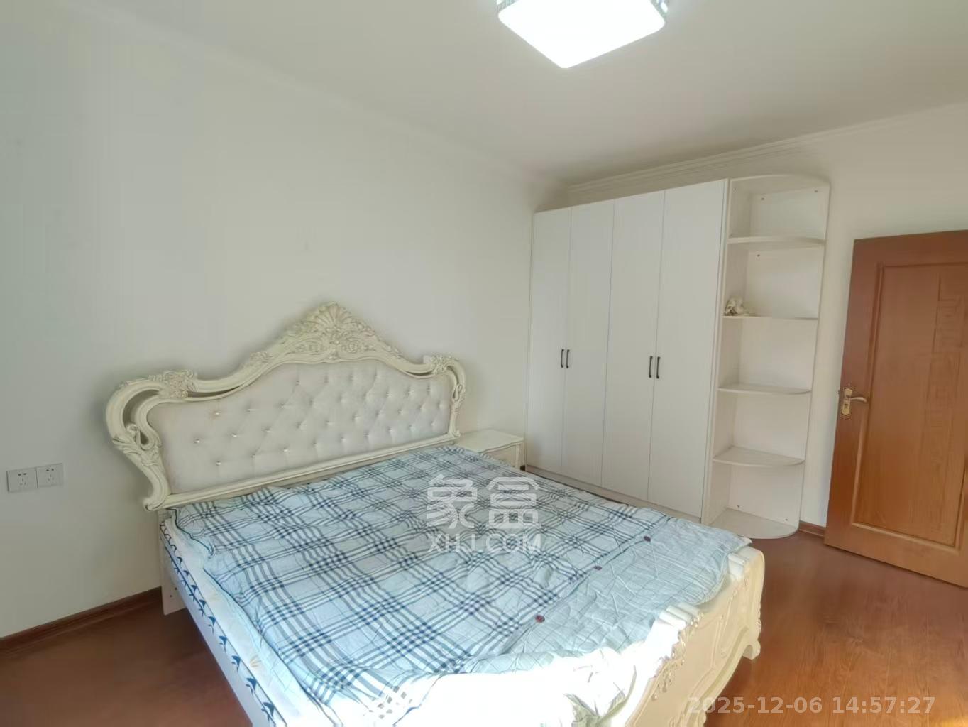 华润置地广场二期 3室2厅2卫 1800.0元/月 华润置地广场二期 3室2厅2卫 1800.0元/月室内图