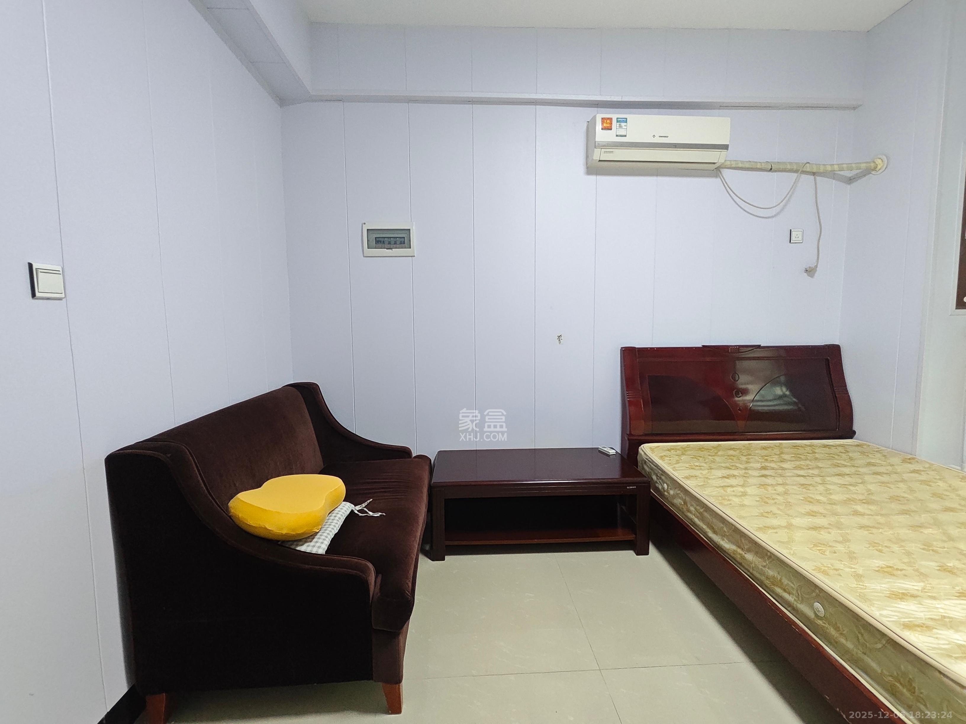 生活艺术城  1室1厅1卫    1100.0元/月