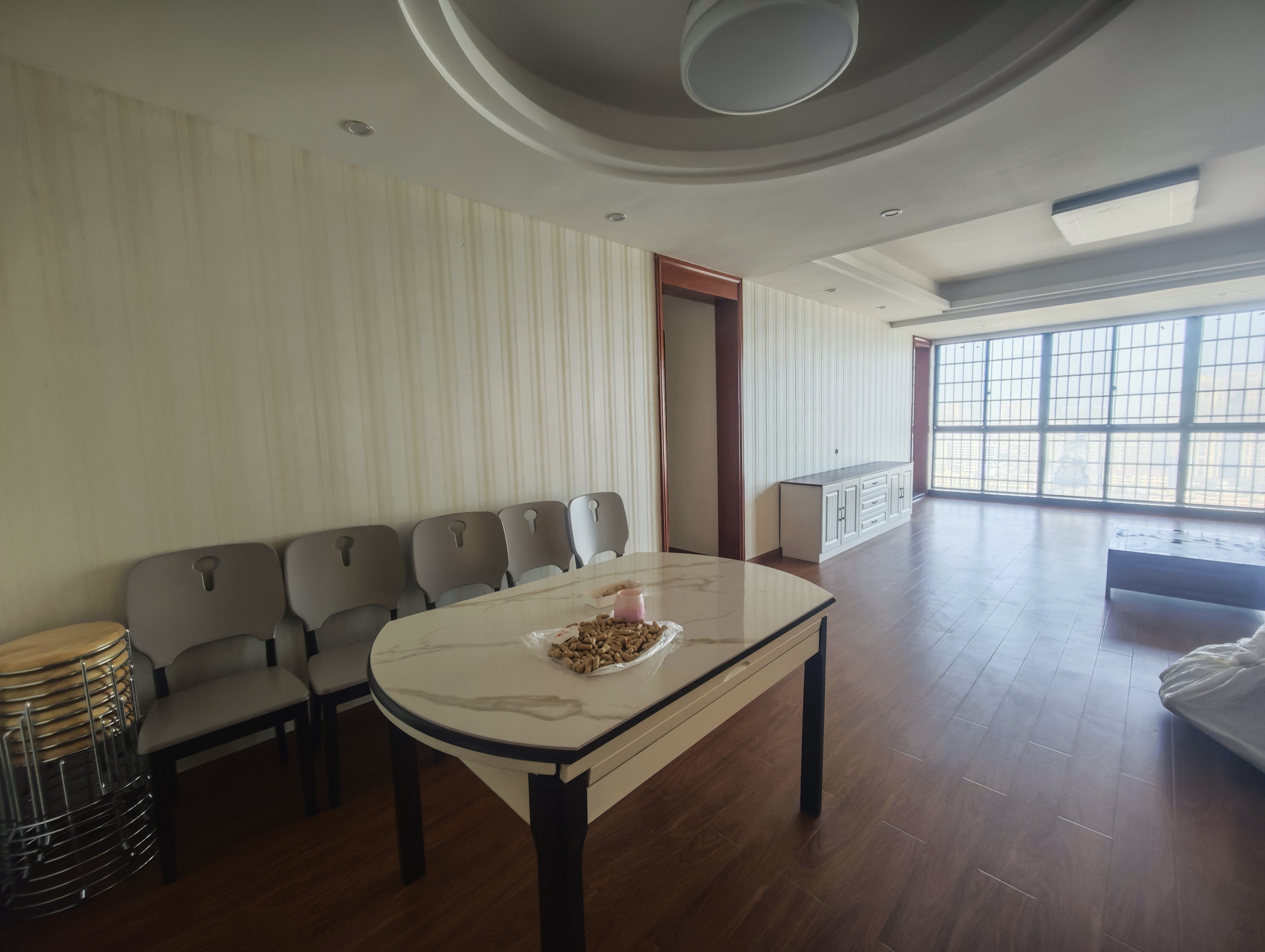 新概念 3室2厅2卫 1600.0元/月 新概念 3室2厅2卫 1600.0元/月室内图