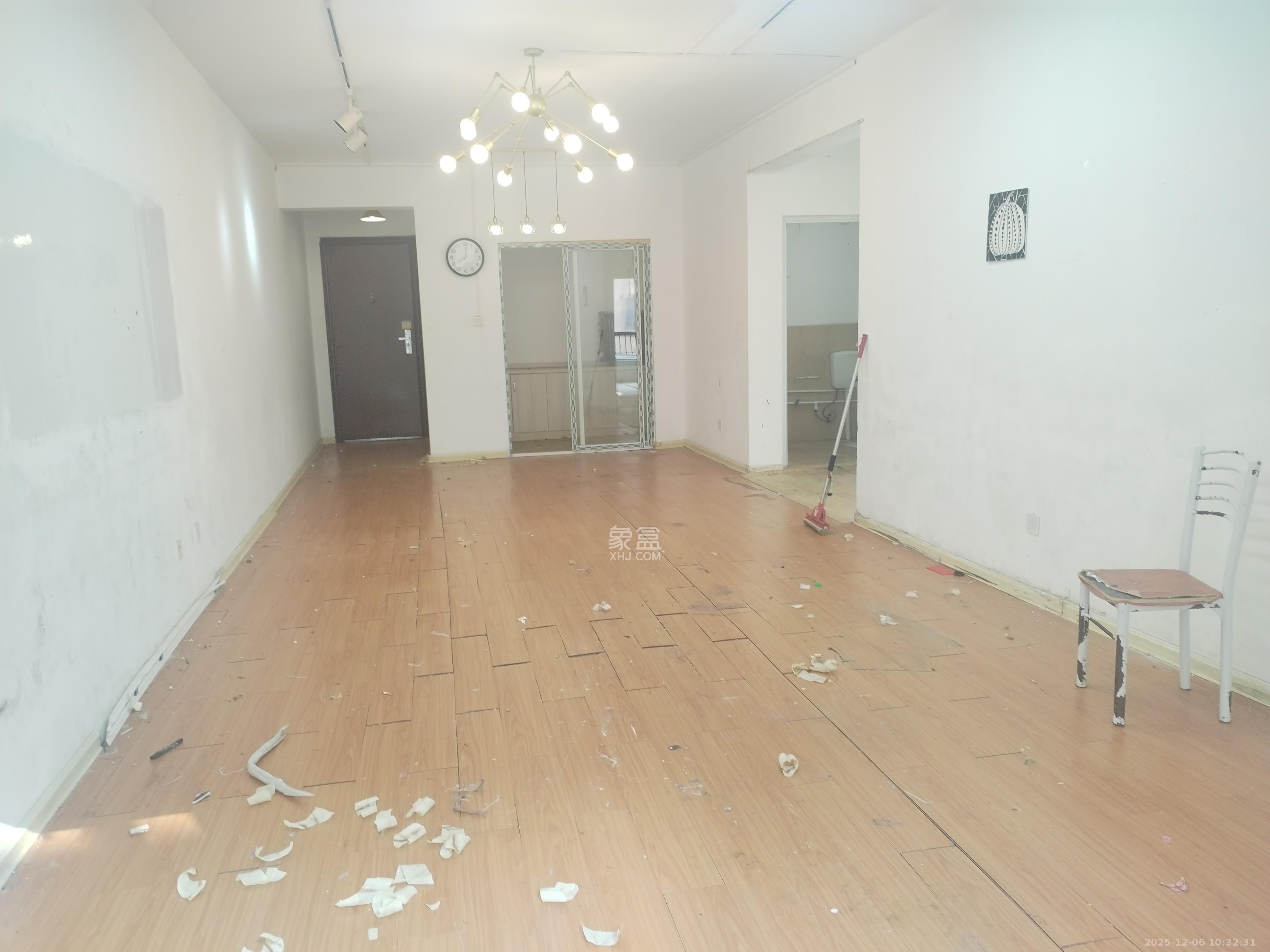 万博汇  2室2厅1卫    2600.0元/月