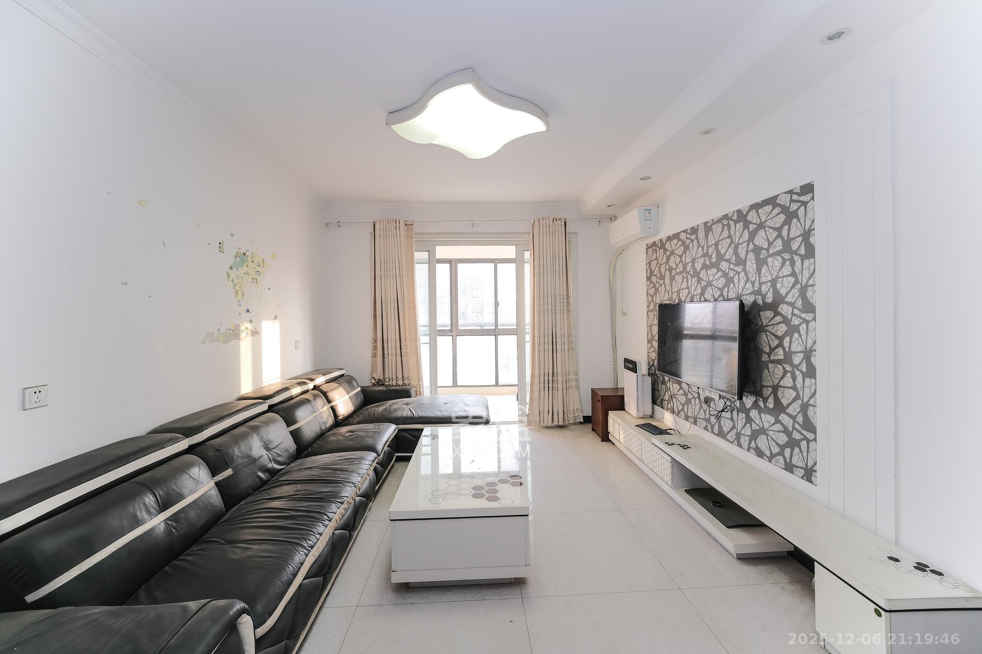 花样年华  4室2厅1卫    78.0万