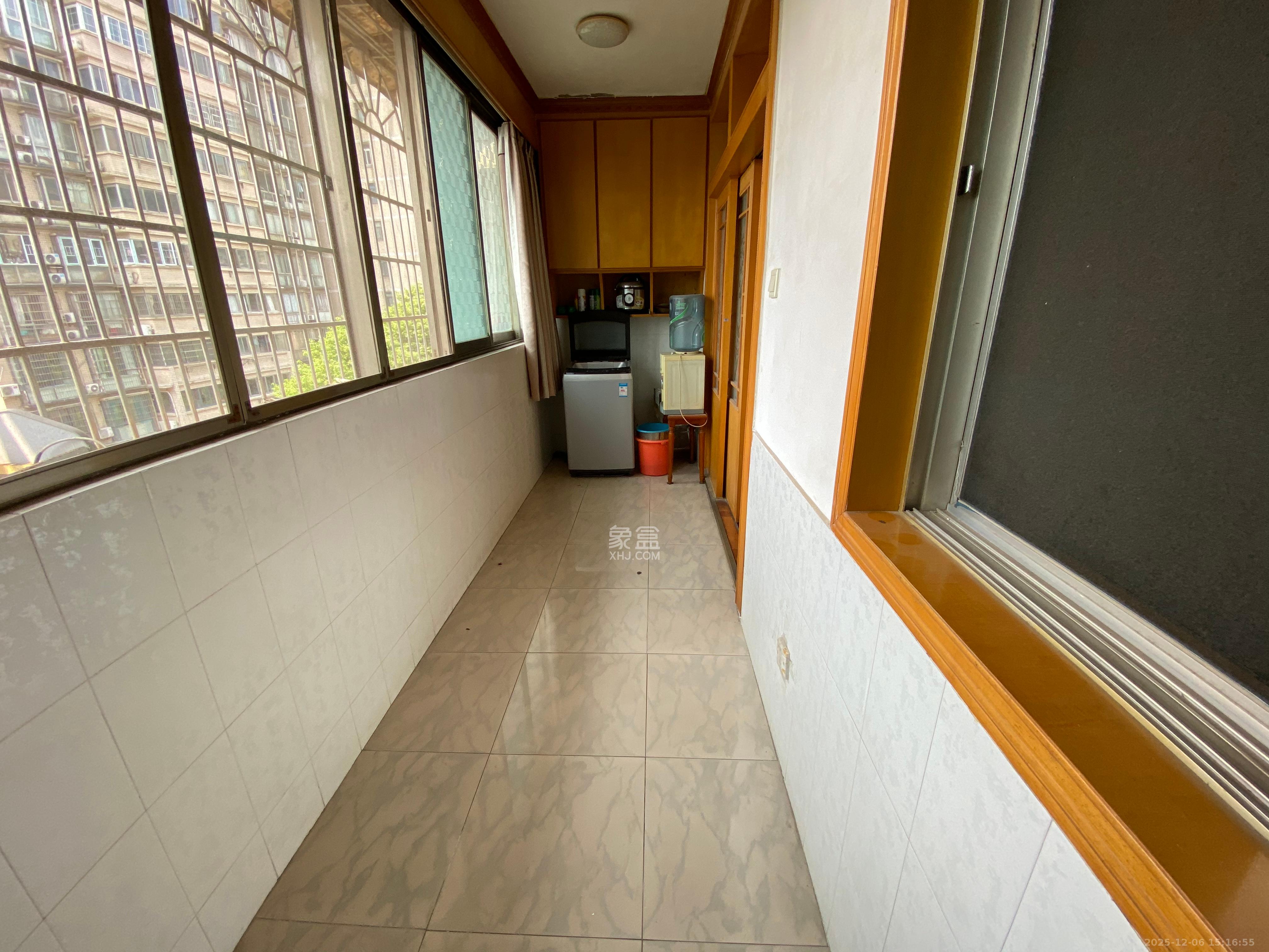 长岭水电八局宿舍  3室2厅1卫    2000.0元/月室内图