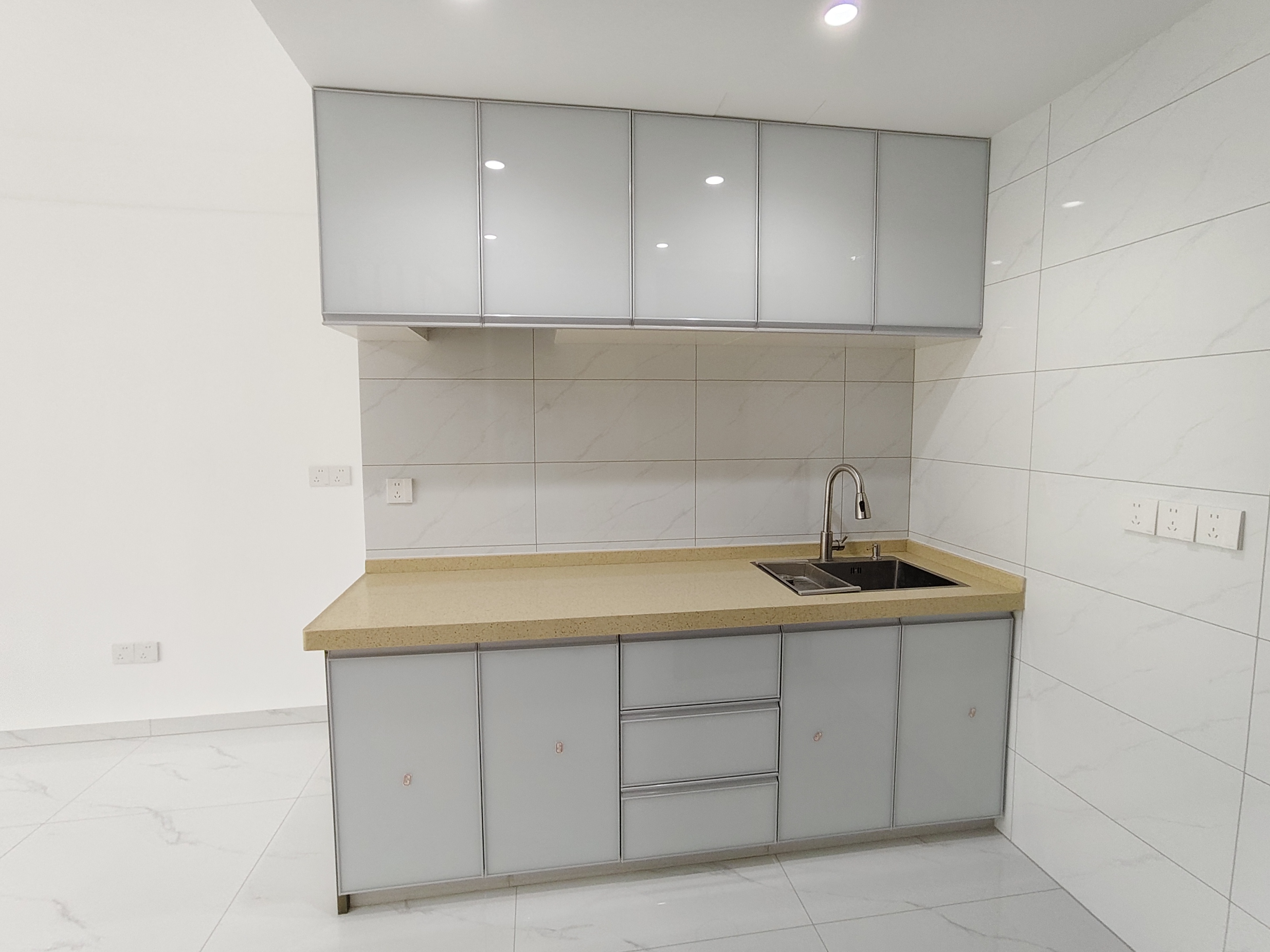 绿地领海广场   120.0㎡      3500.0元/月室内图