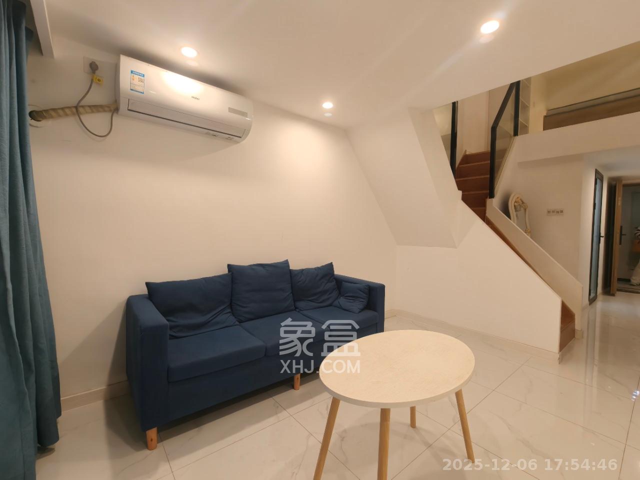 卓越江岸  2室1厅0卫    2000.0元/月室内图