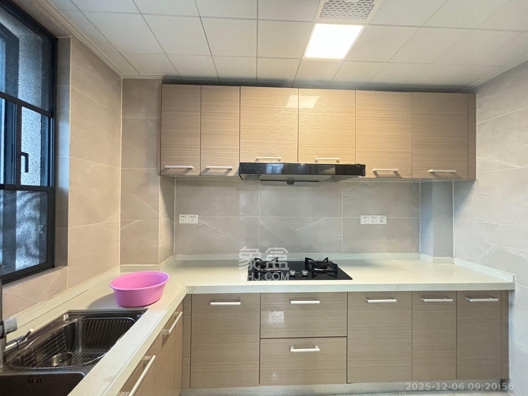 建发中央悦府  4室2厅2卫    4300.0元/月室内图