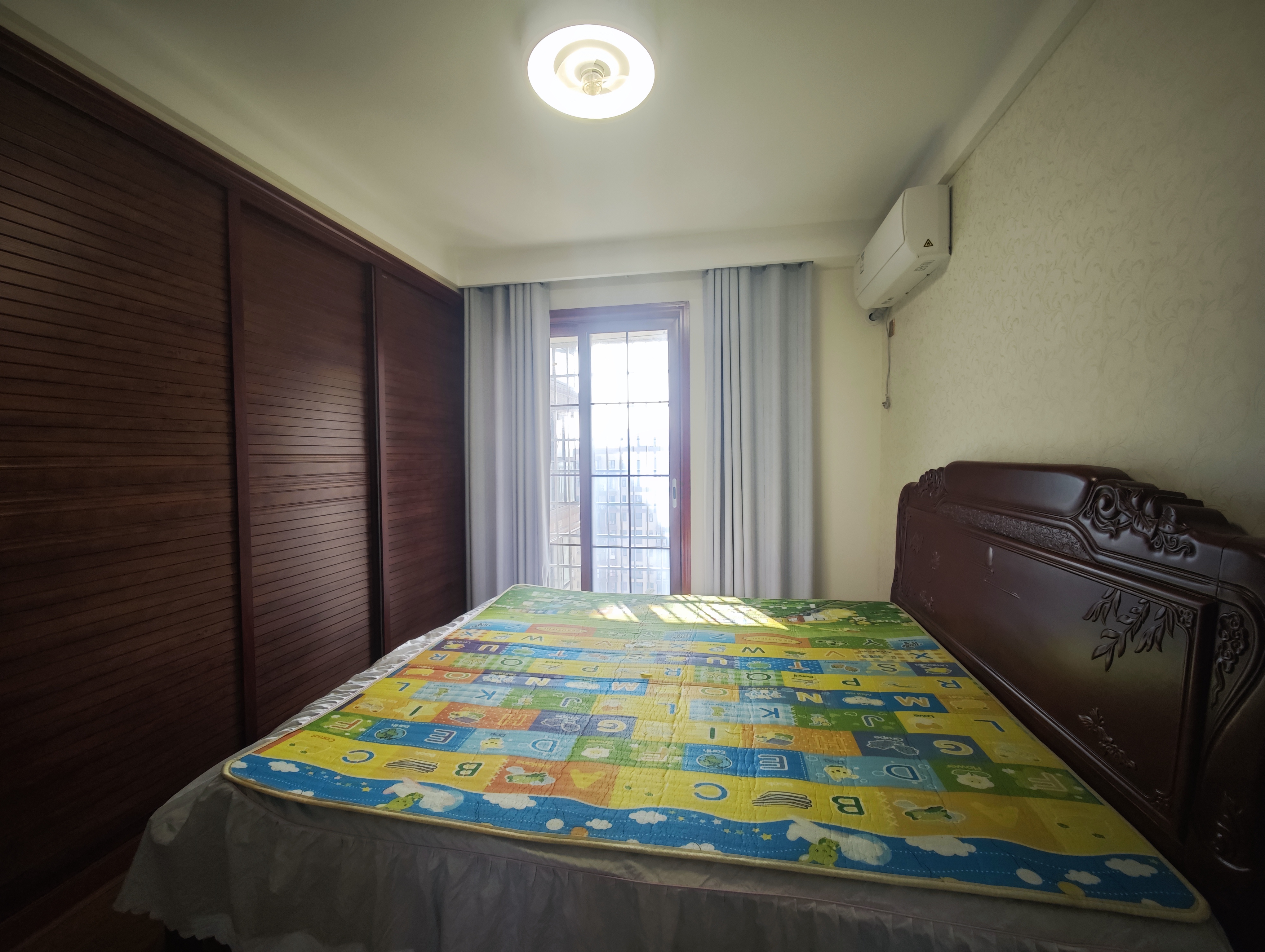 新概念 3室2厅2卫 1600.0元/月 新概念 3室2厅2卫 1600.0元/月室内图