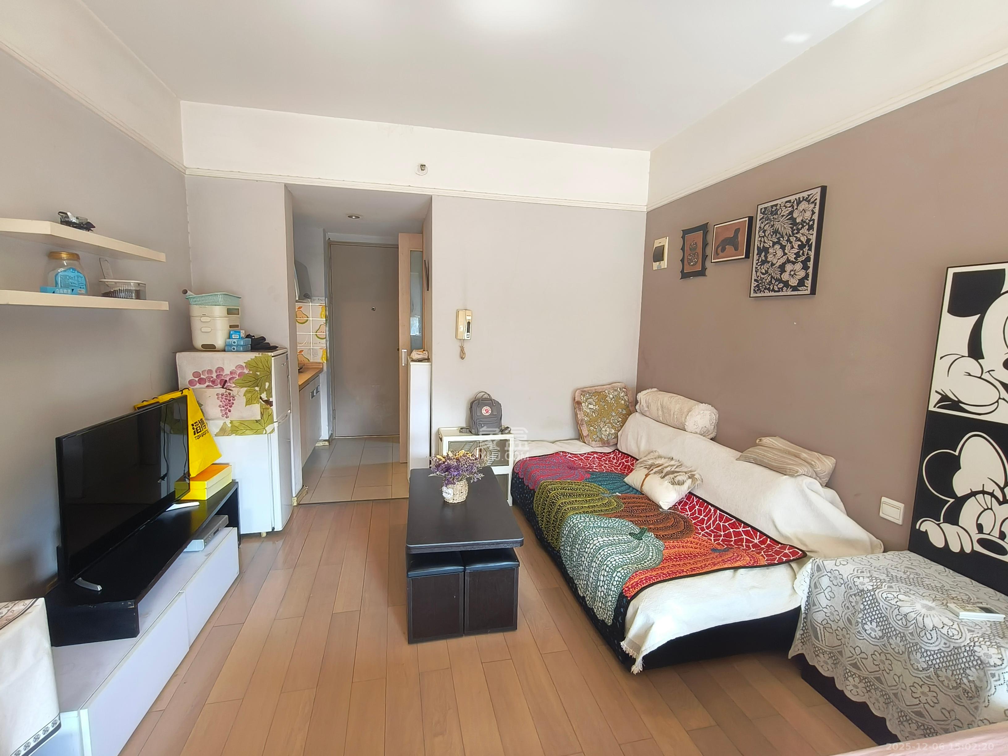 万科金色家园  1室1厅1卫    1300.0元/月