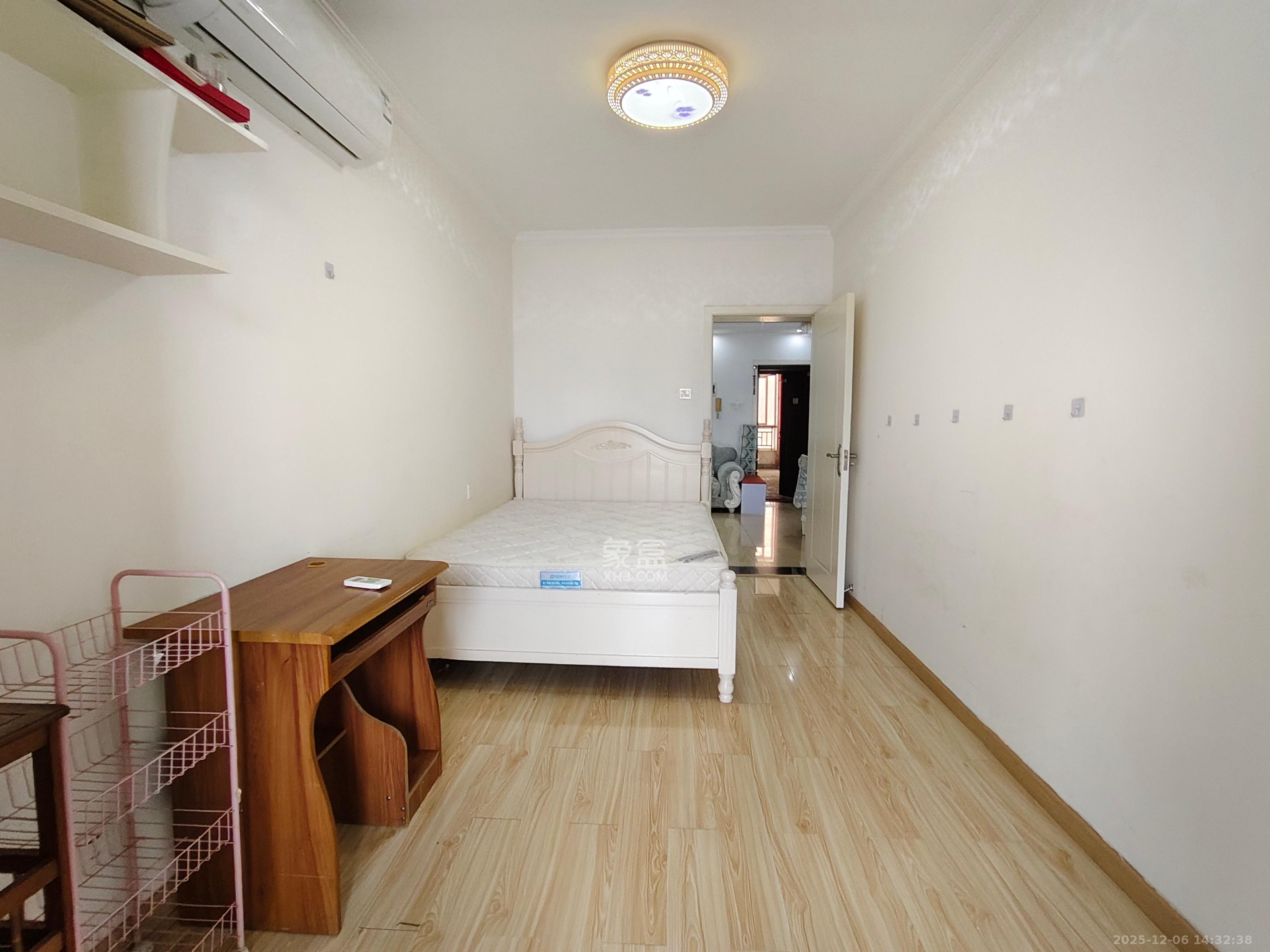 新诚小区 2室1厅1卫 1800.0元/月 新诚小区 2室1厅1卫 1800.0元/月室内图