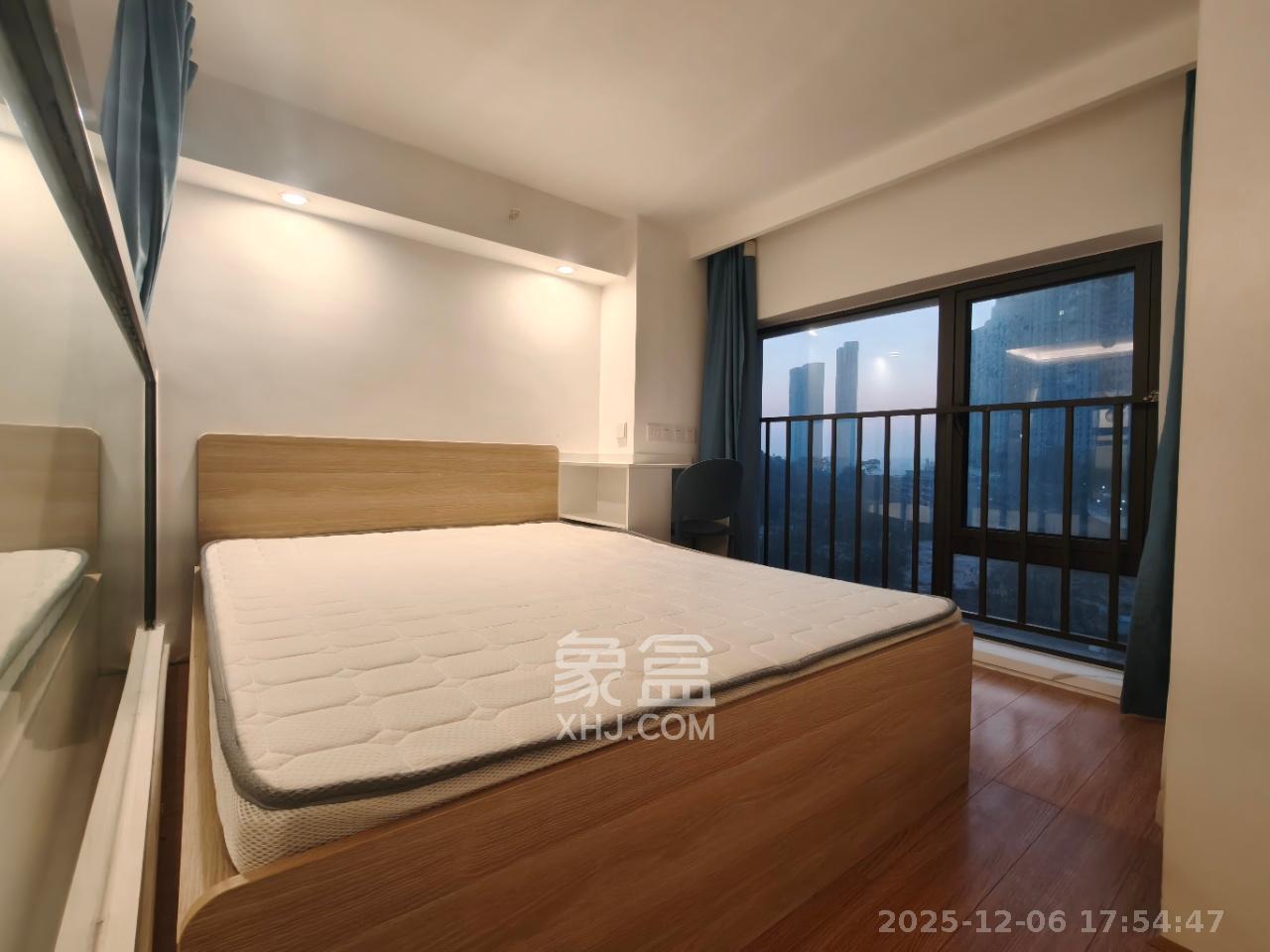 卓越江岸  2室1厅0卫    2000.0元/月室内图