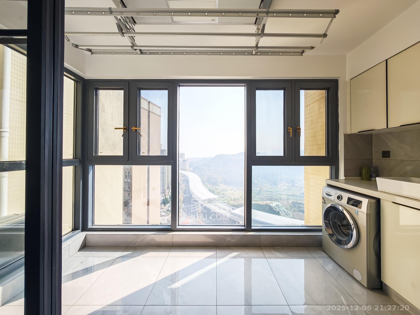 福晟钱隆国际(晟冉景苑) 4室2厅2卫 110.0万 福晟钱隆国际(晟冉景苑) 4室2厅2卫 110.0万阳台