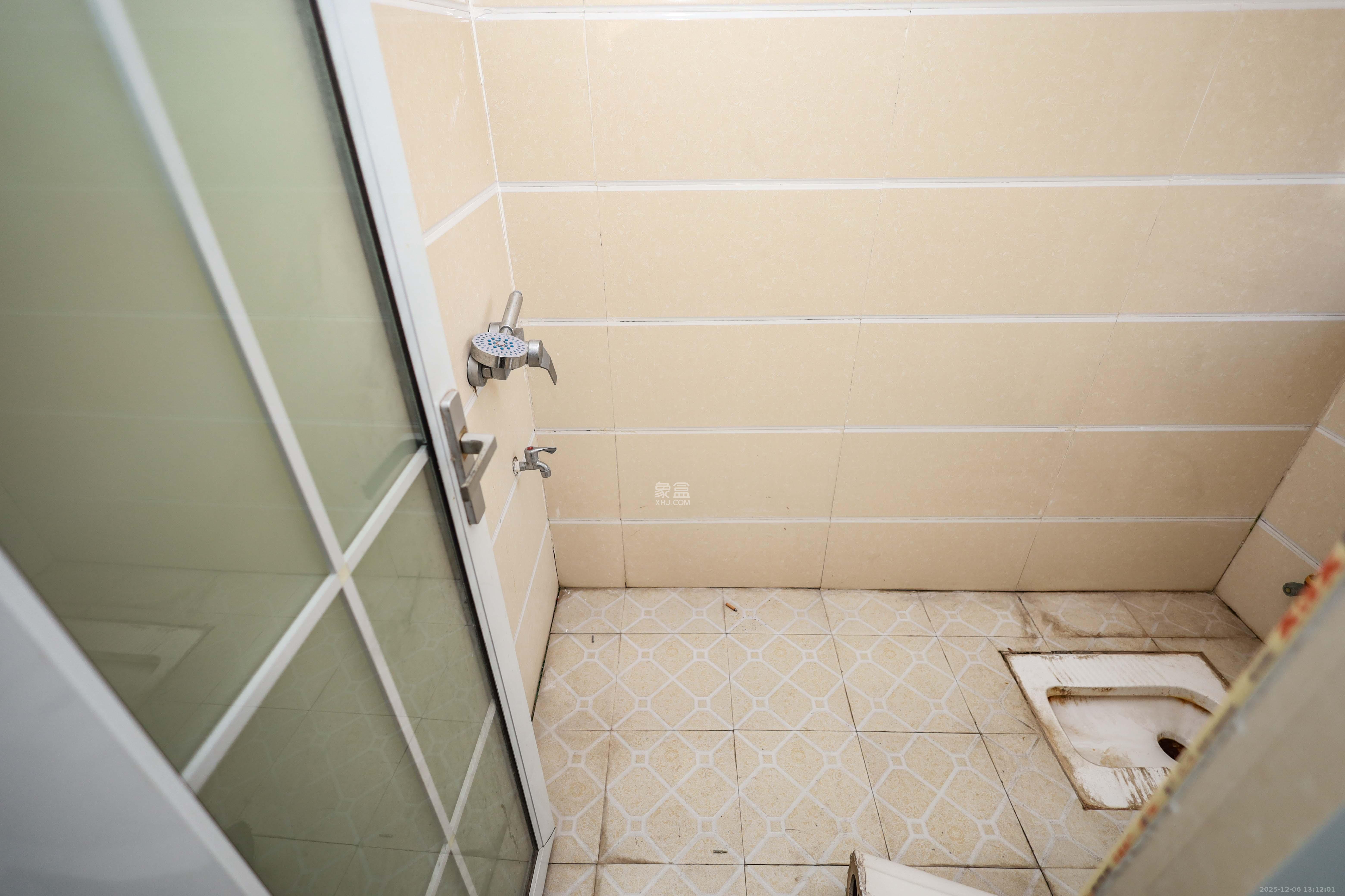 长房云时代 4室2厅2卫 132.8万 长房云时代 4室2厅2卫 132.8万卫生间