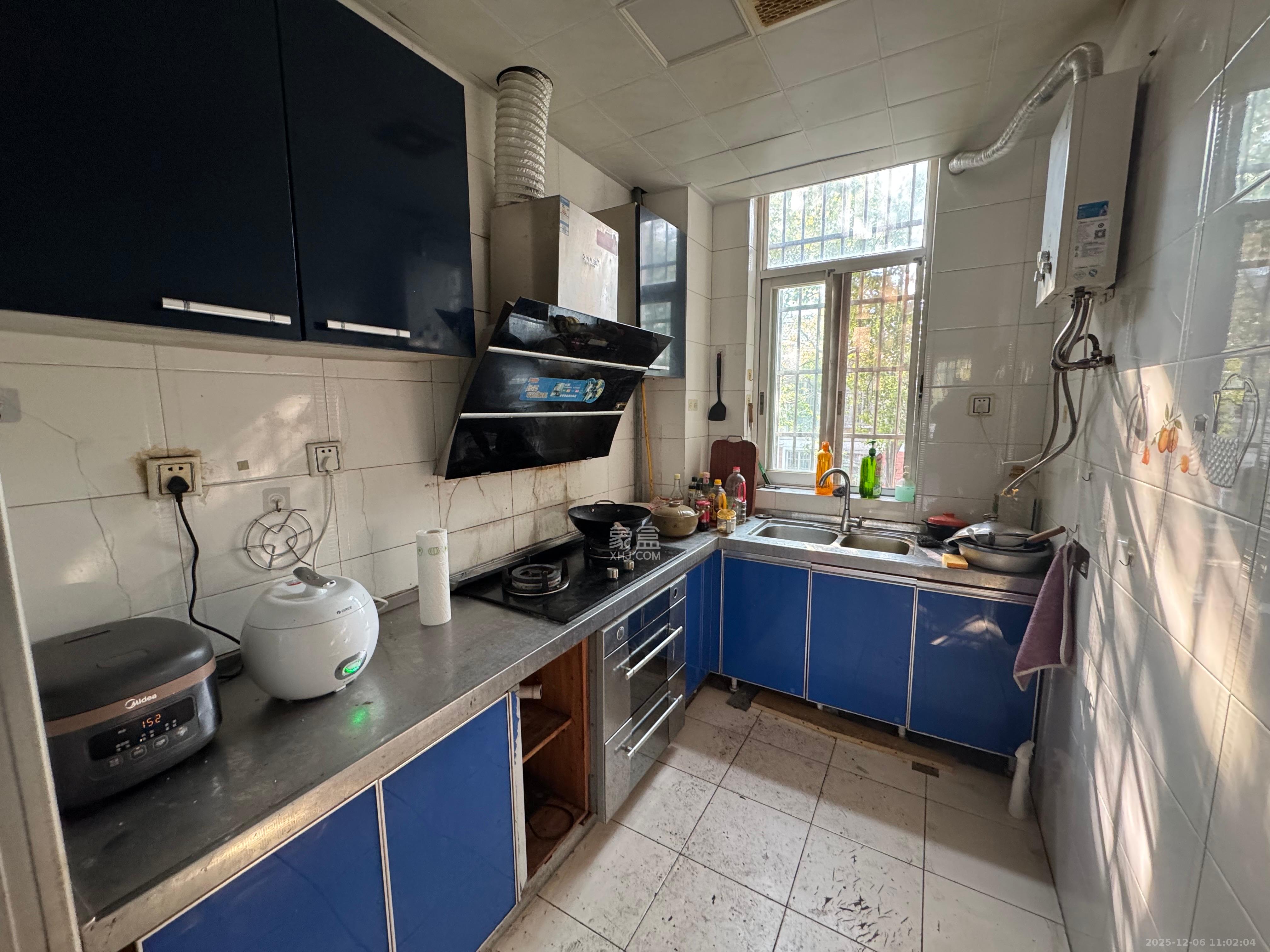 山水人家一二期  3室2厅2卫    800.0元/月室内图