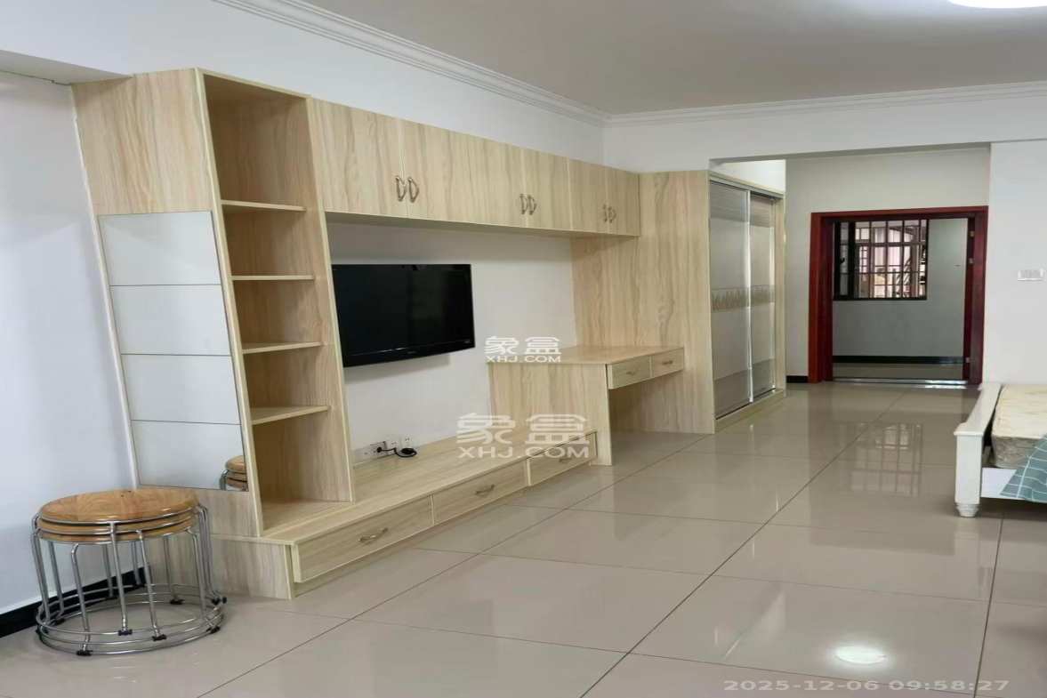 圭塘三小区 1室1厅1卫 1600.0元/月 圭塘三小区 1室1厅1卫 1600.0元/月室内图