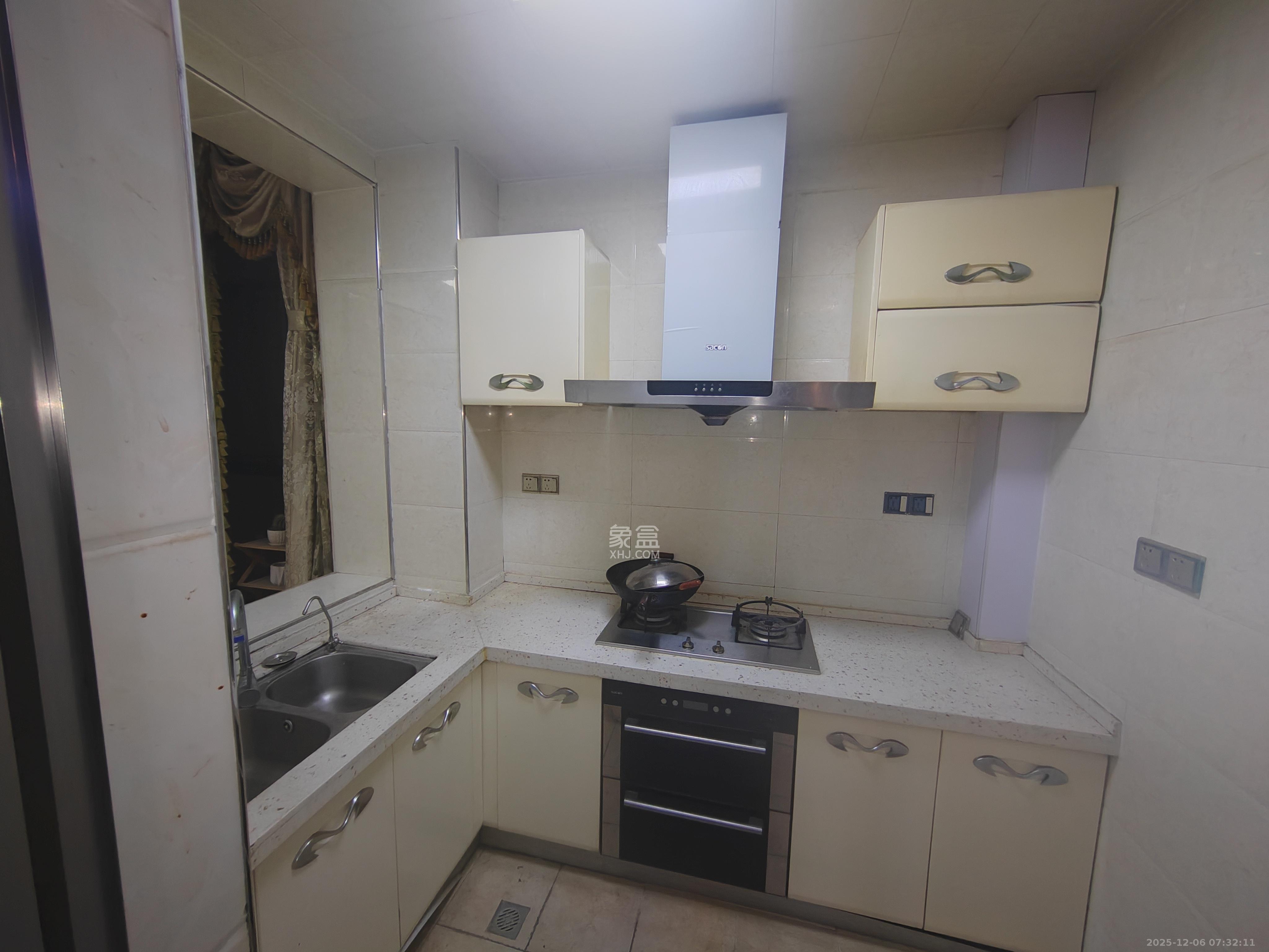 华银天际  3室2厅2卫    1800.0元/月室内图