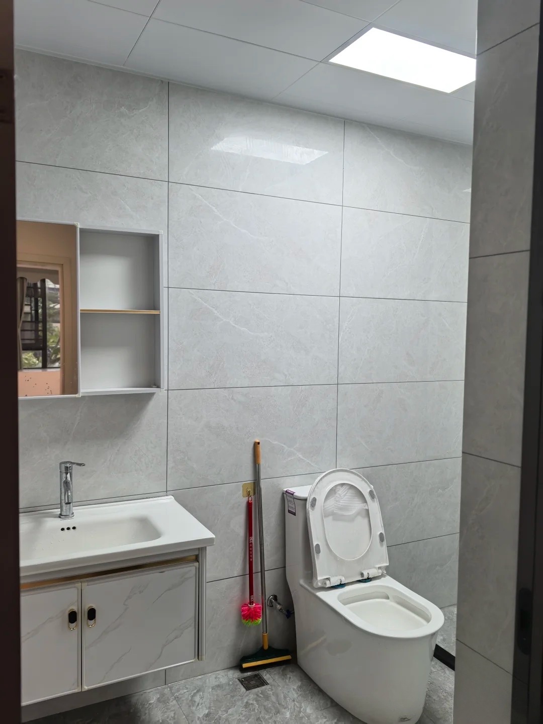 天街华府(海南新天地) 3室1厅1卫 3000.0元/月 天街华府(海南新天地) 3室1厅1卫 3000.0元/月室内图