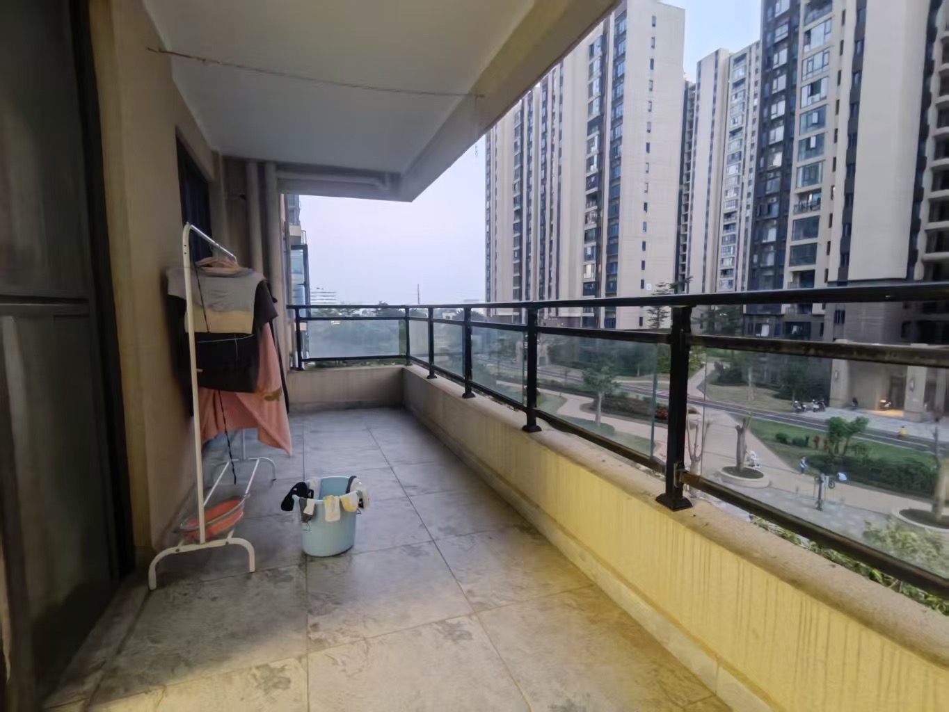 碧桂园公园上城 3室2厅2卫 2800.0元/月 碧桂园公园上城 3室2厅2卫 2800.0元/月室内图